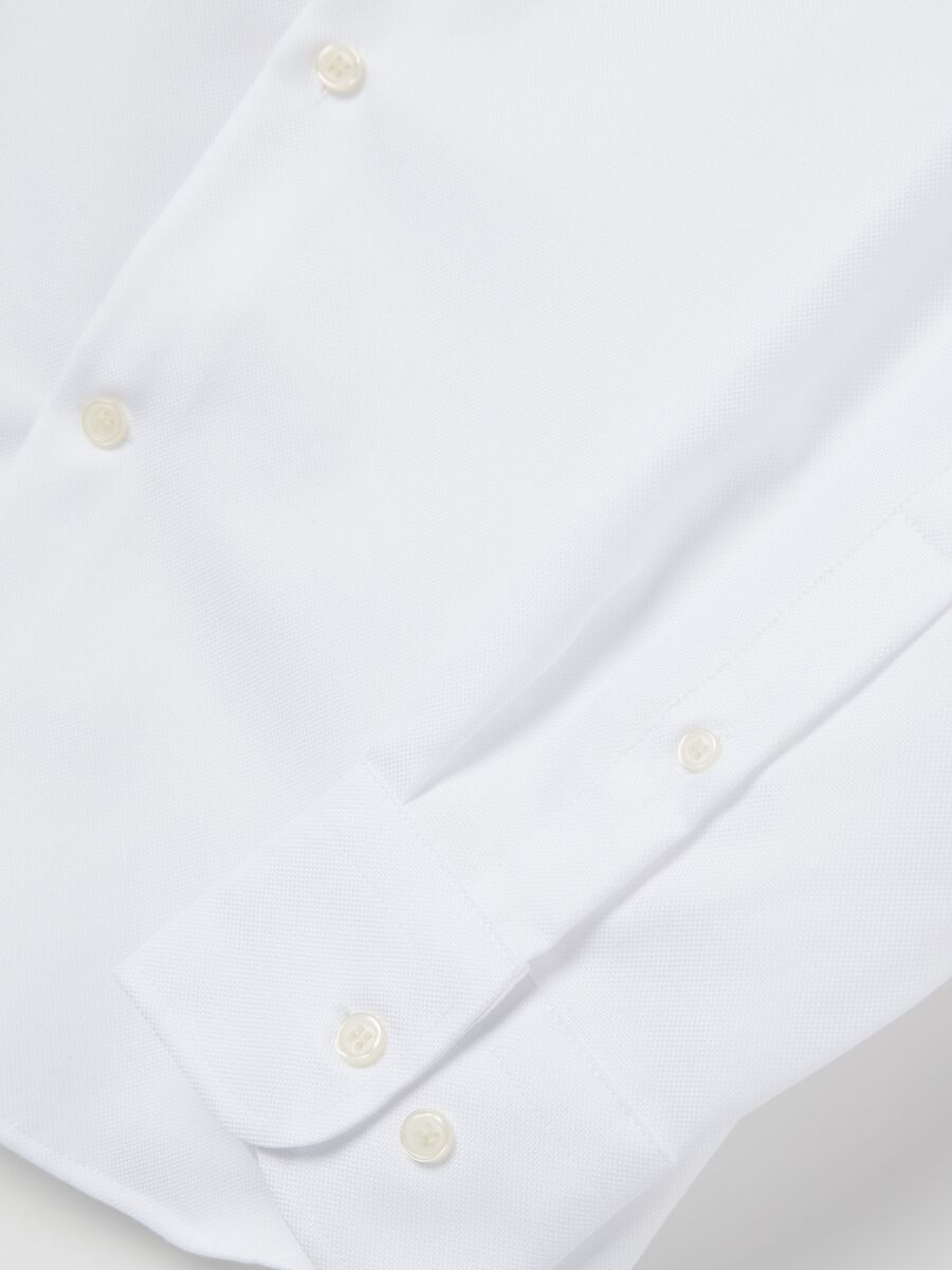 Slim-fit shirt with cut-away collar_1