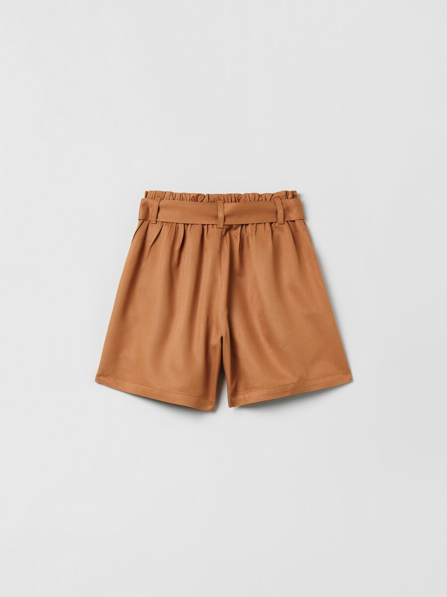 Shorts in viscosa con cintura_1