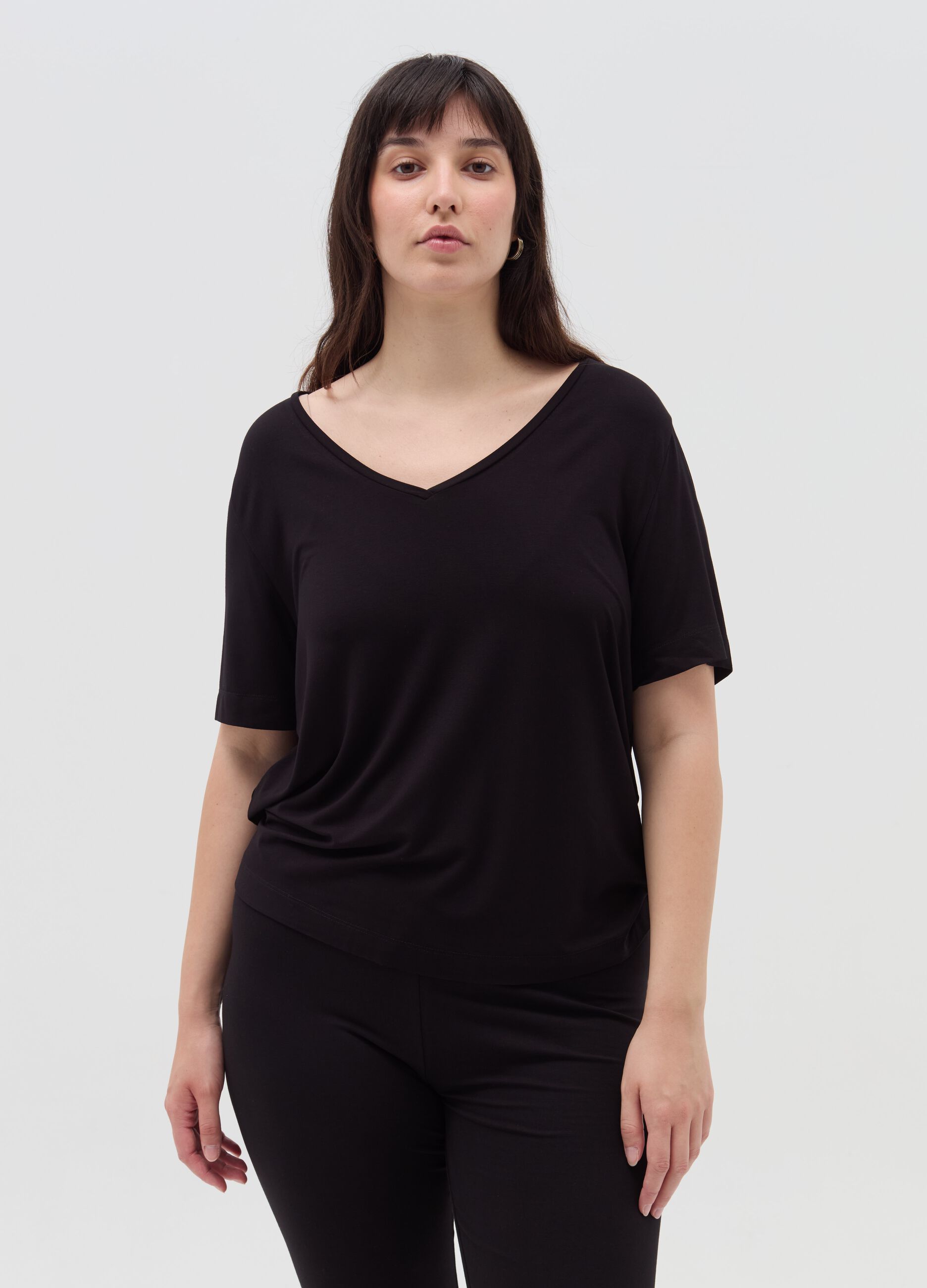 Curvy V-neck T-shirt