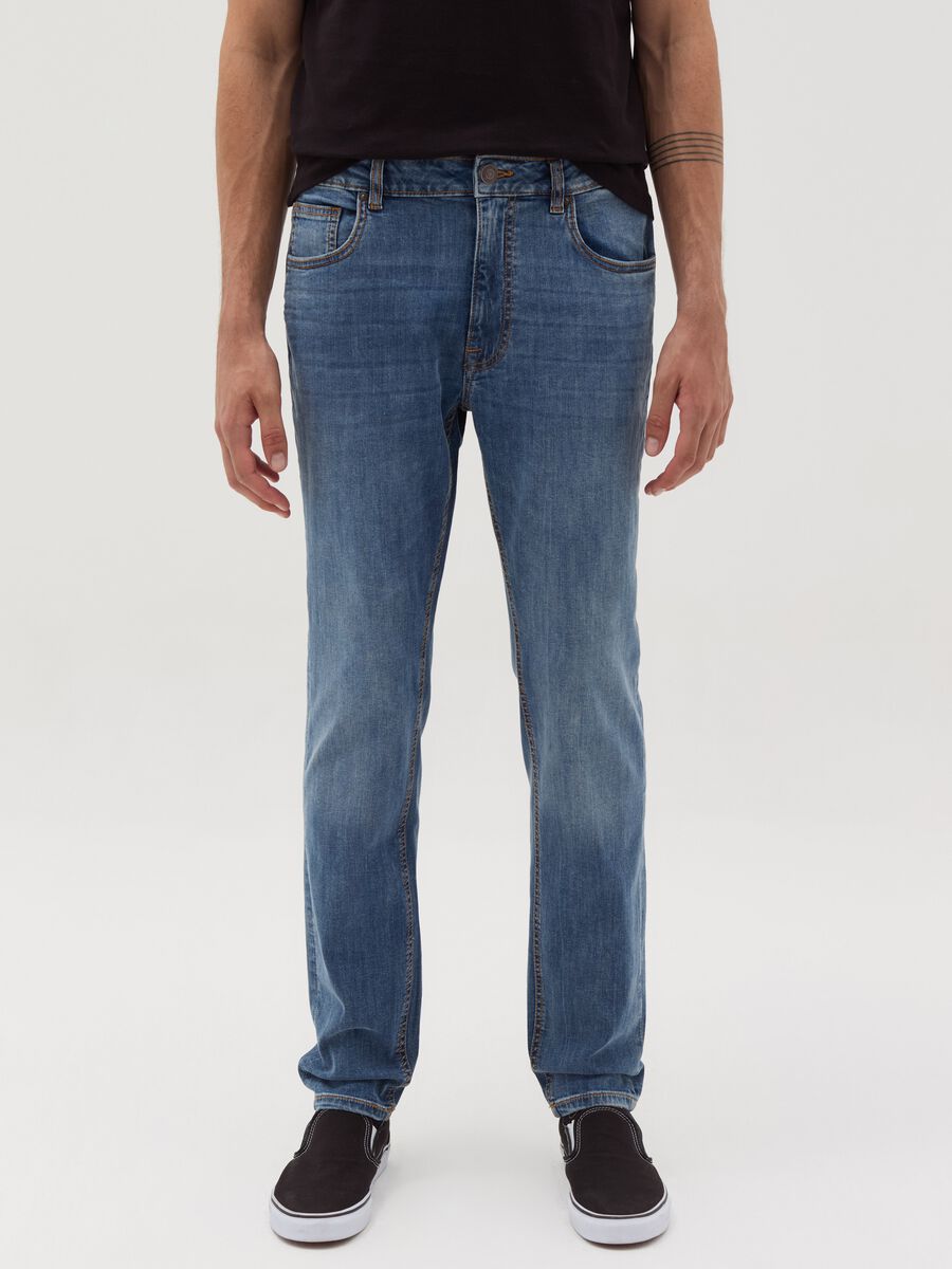 Slim-fit stretch jeans with five pockets_1