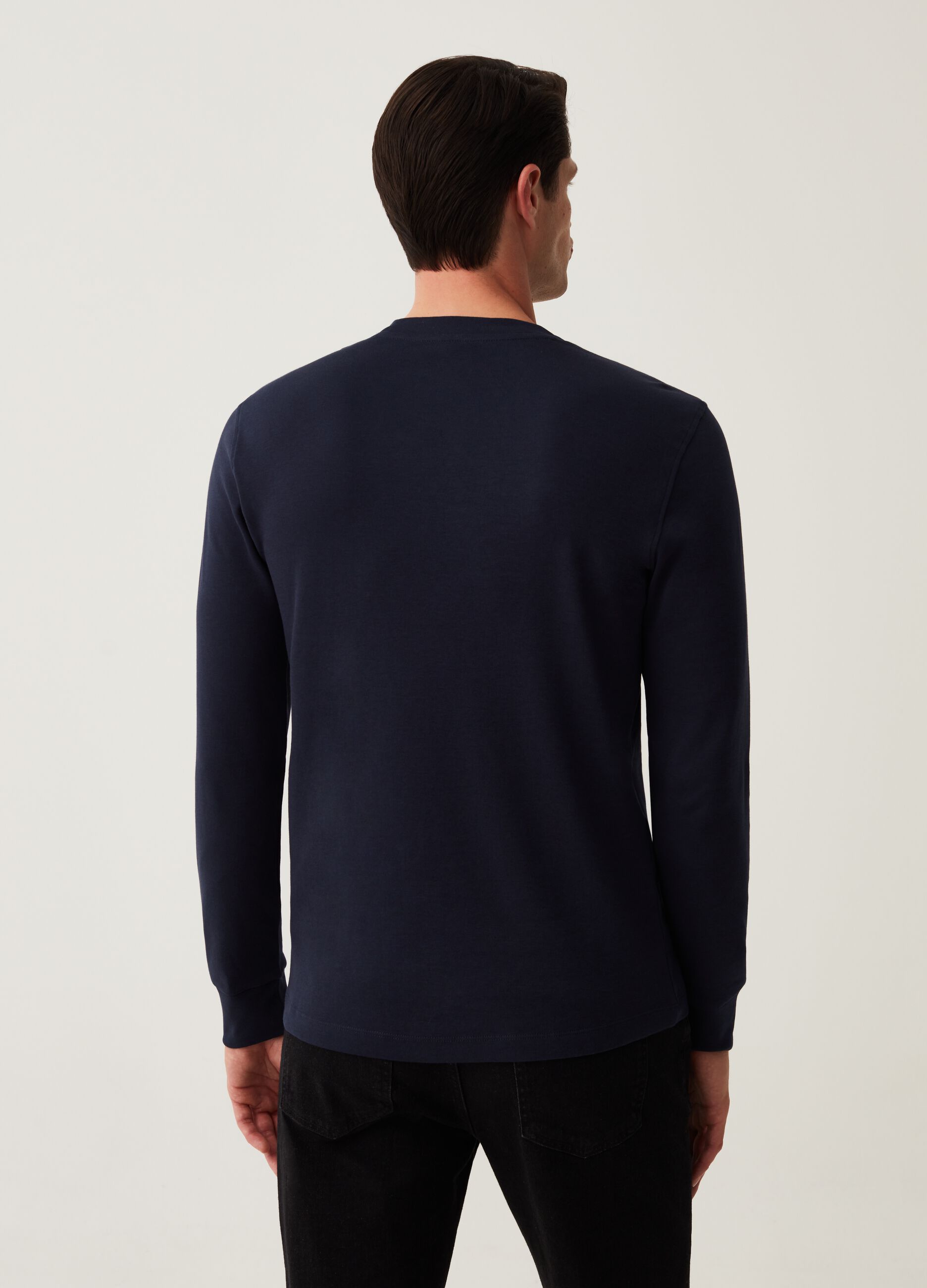 Long-sleeved T-shirt with round neck