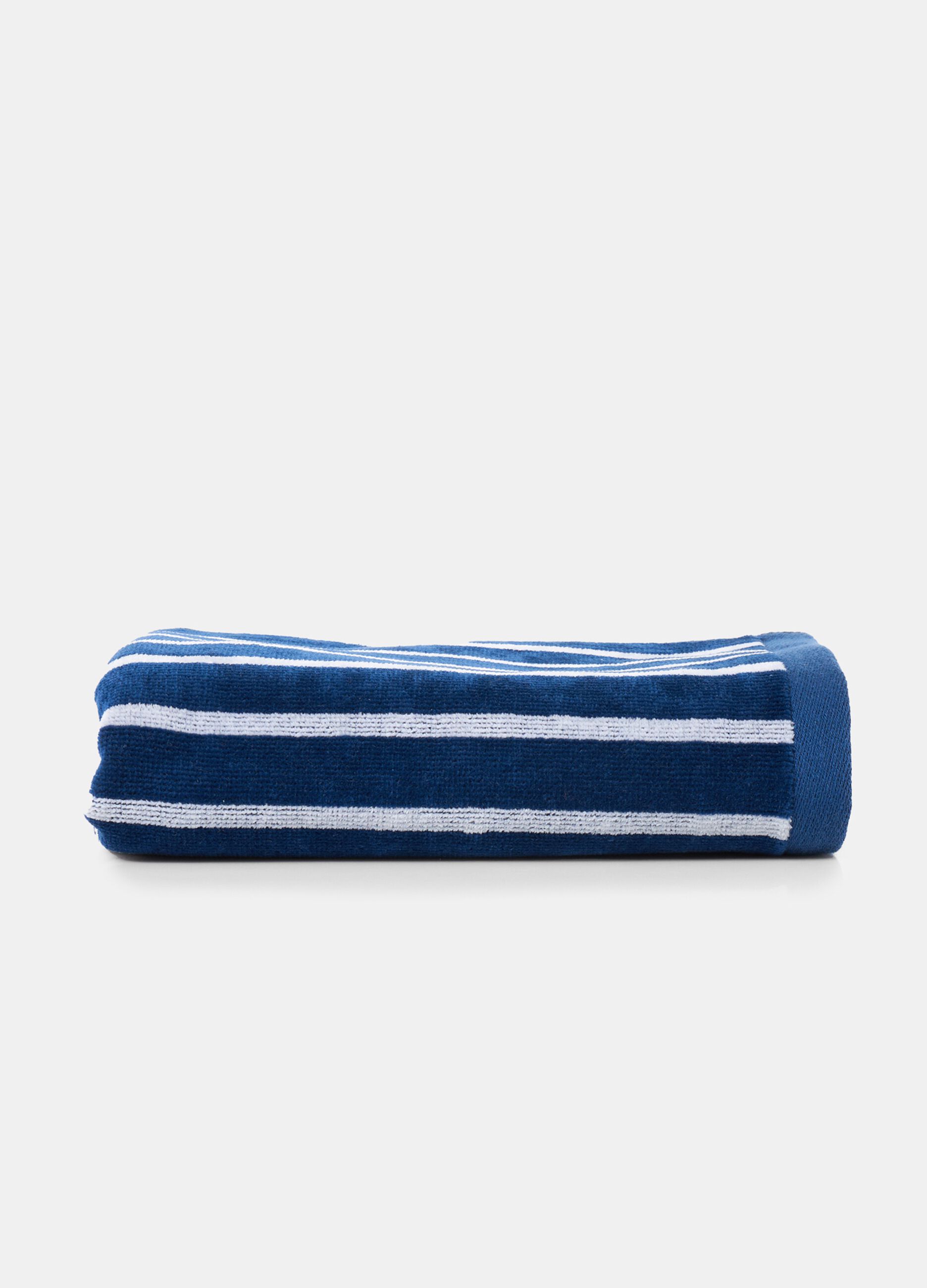 Towel in zero twist cotton