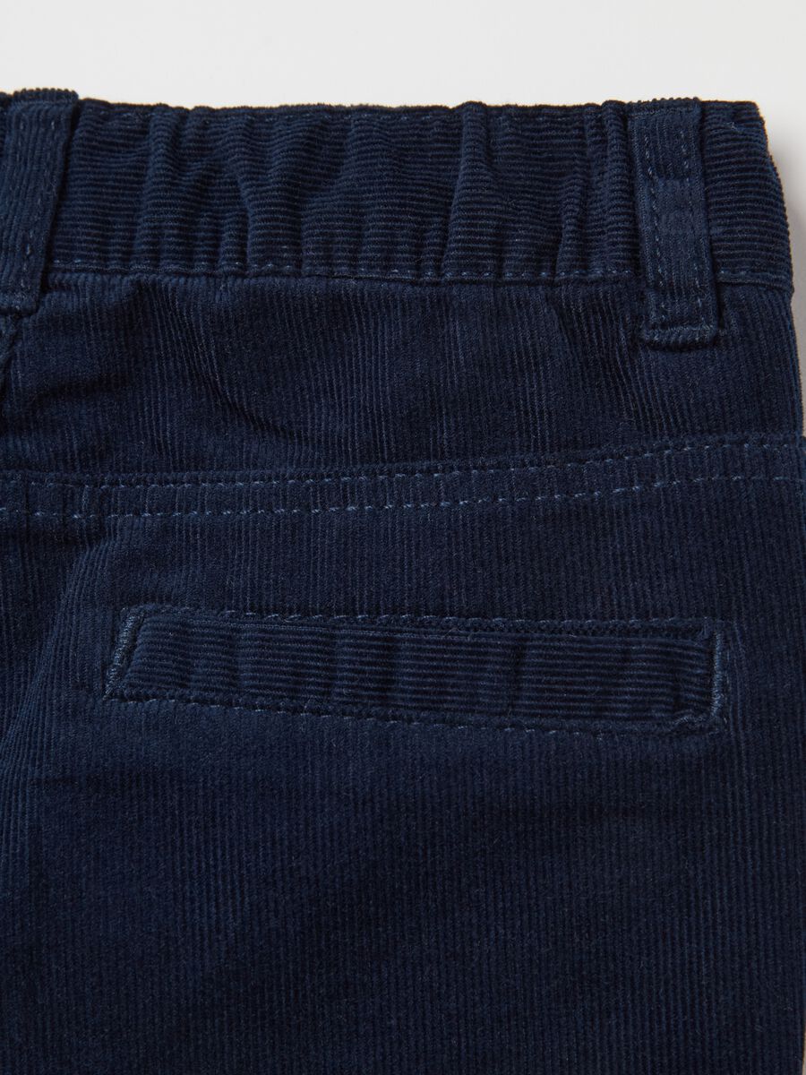 Corduroy trousers with pockets_3