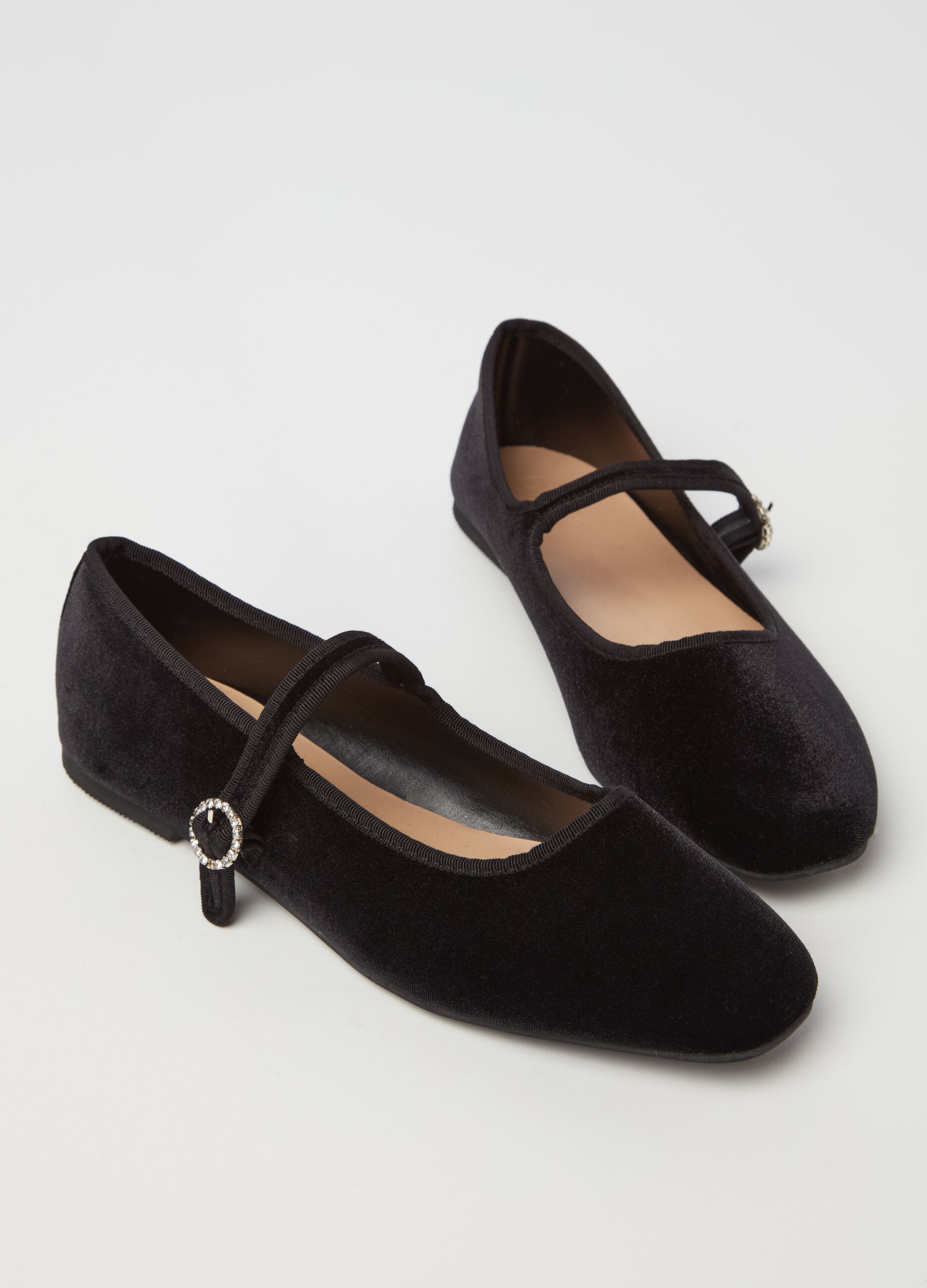 Ballerina flats in velvet with diamanté buckle