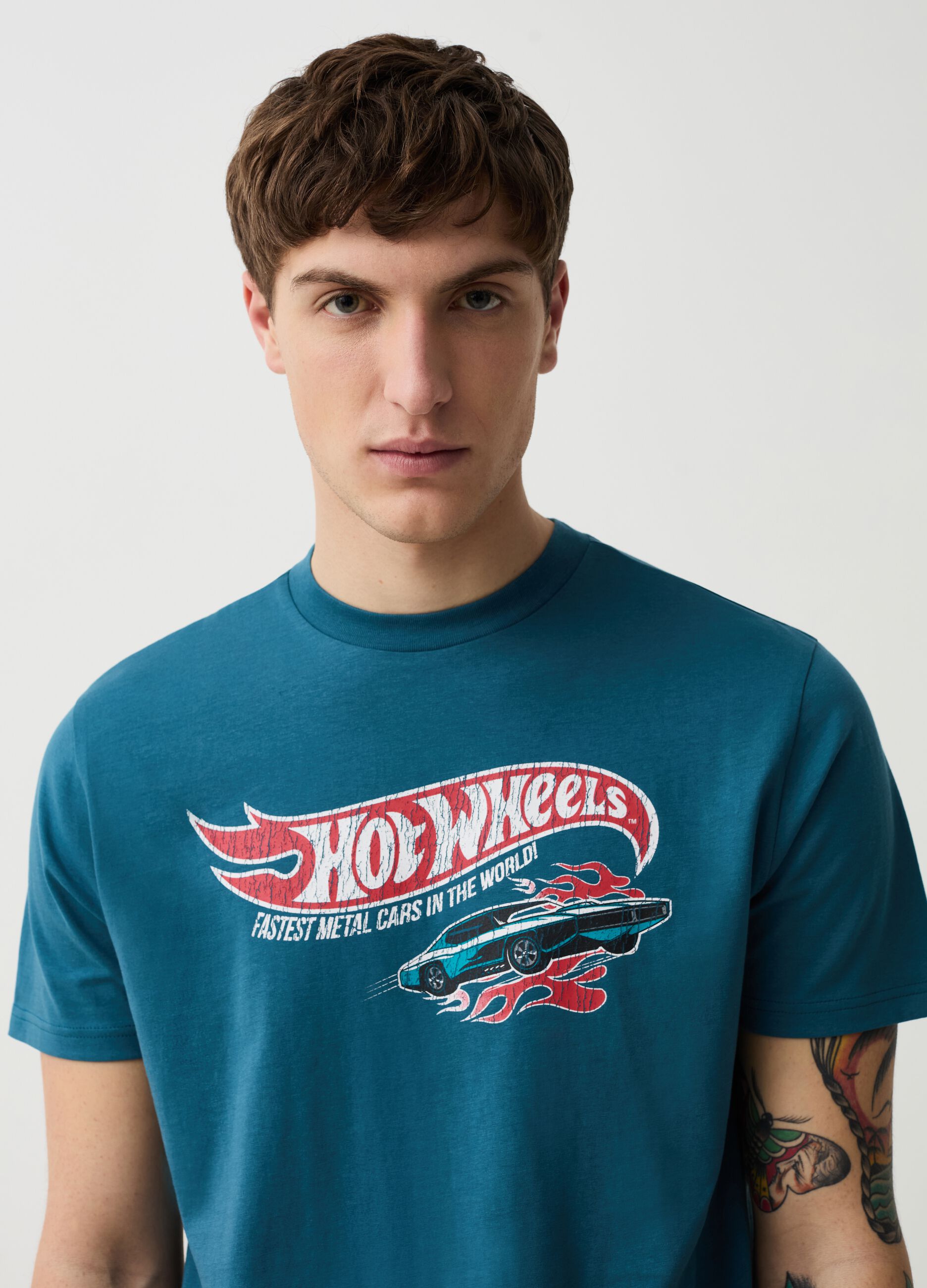 T-shirt with round neck and Hot Wheels print