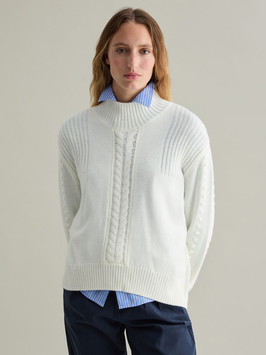 Cable-knit pullover with ribbed details_0