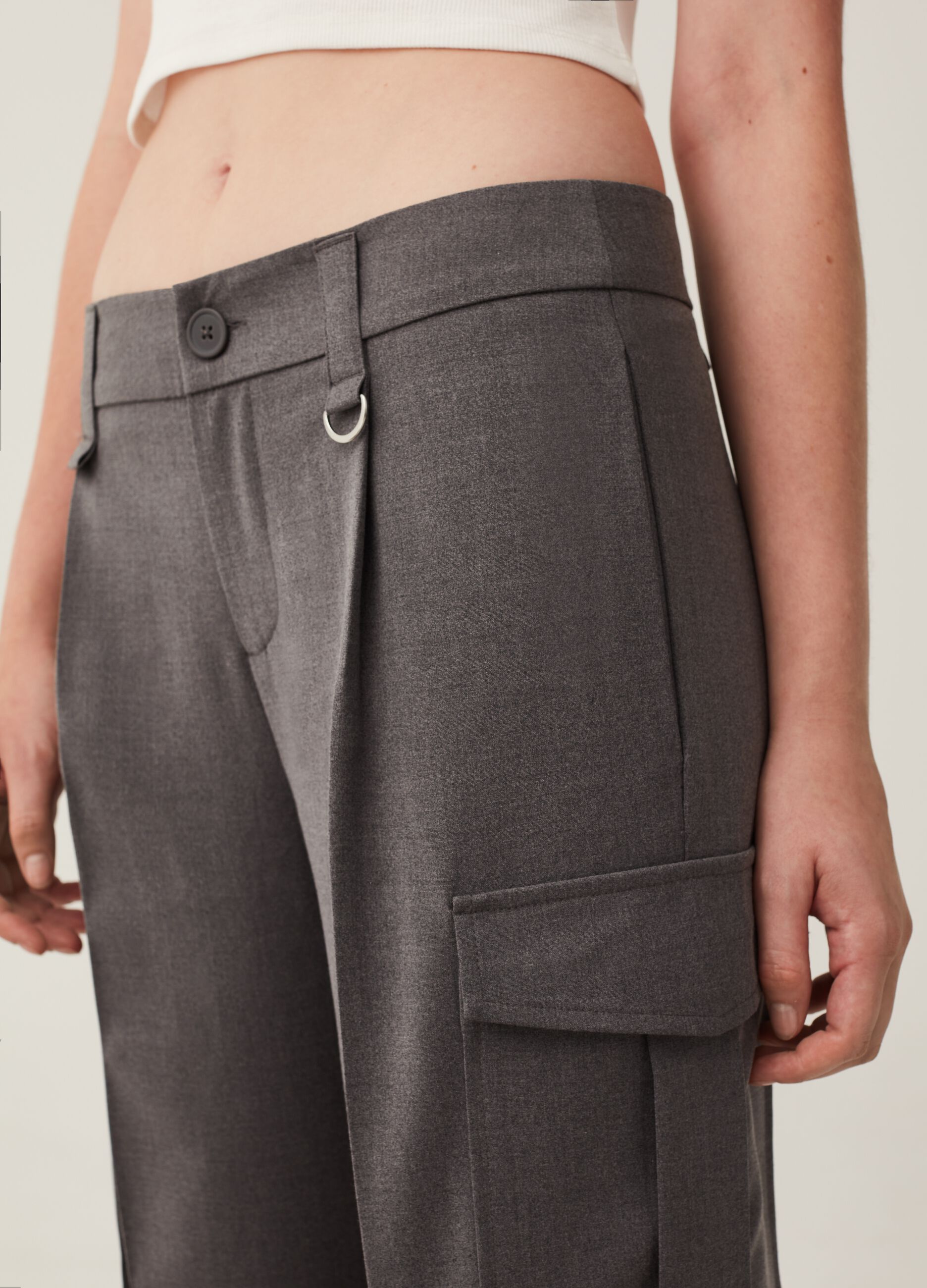 Cargo trousers with pleats