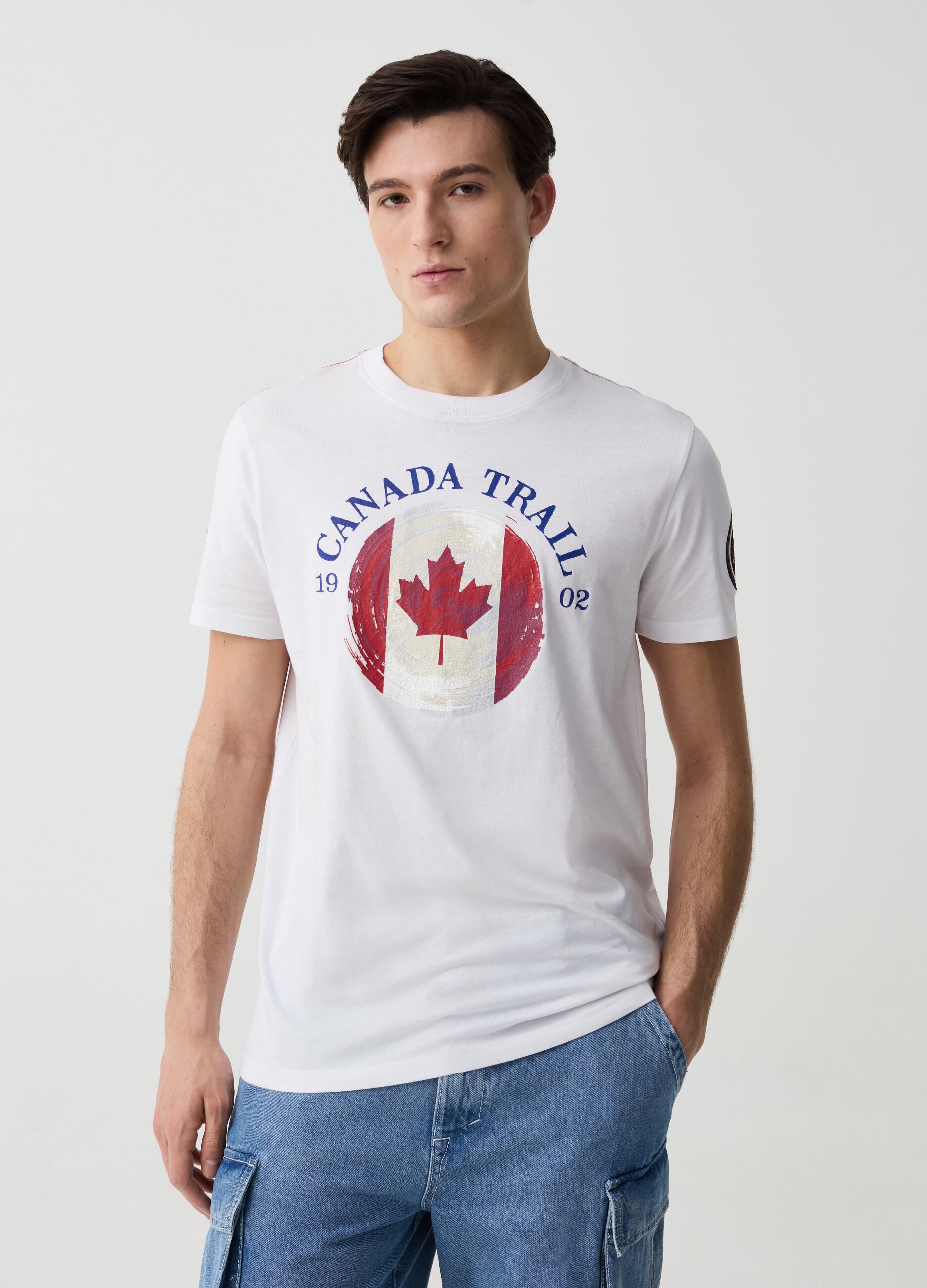 T-shirt with round neck and Canada Trail print