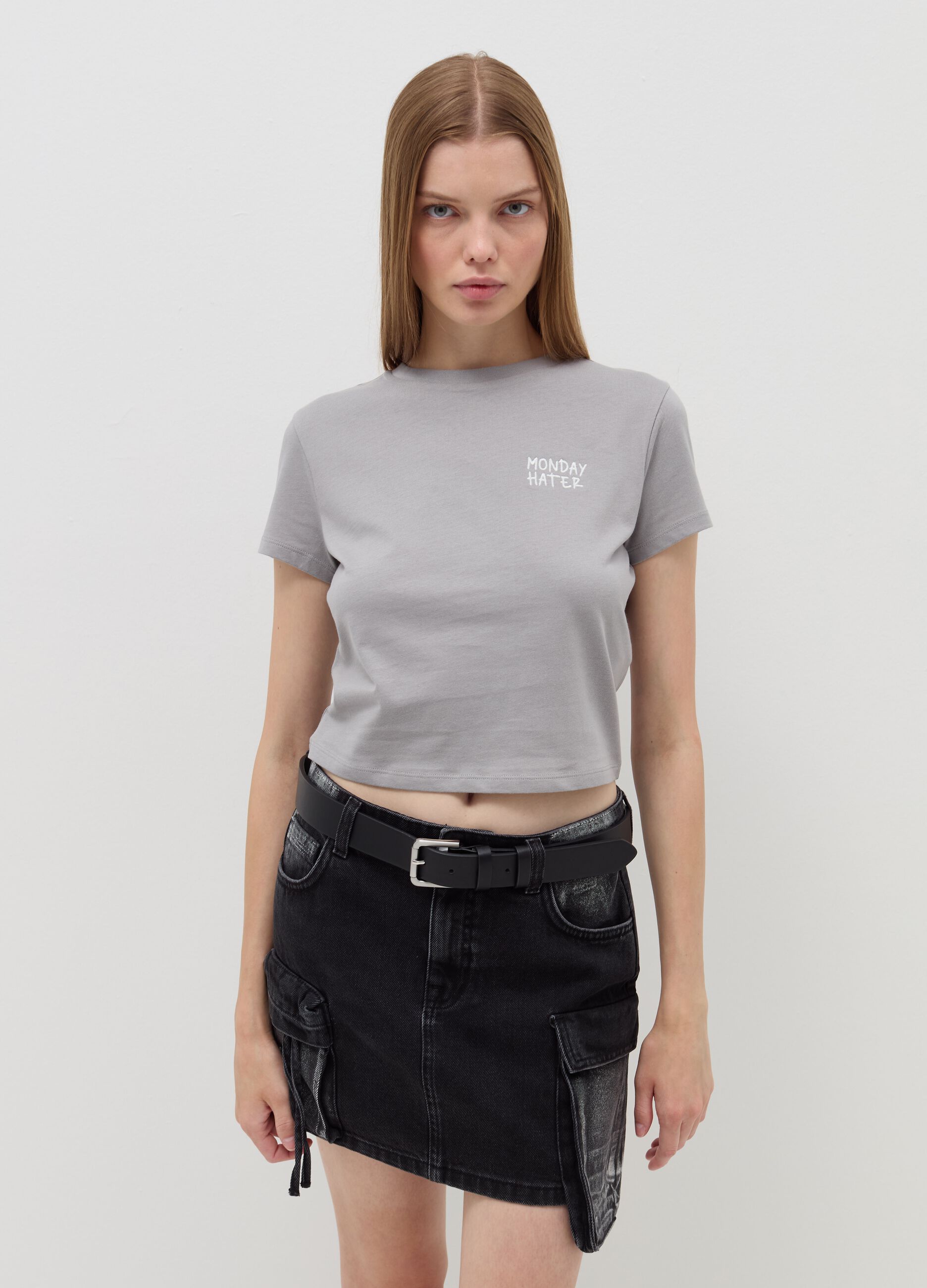 Crop T-shirt with lettering embroidery