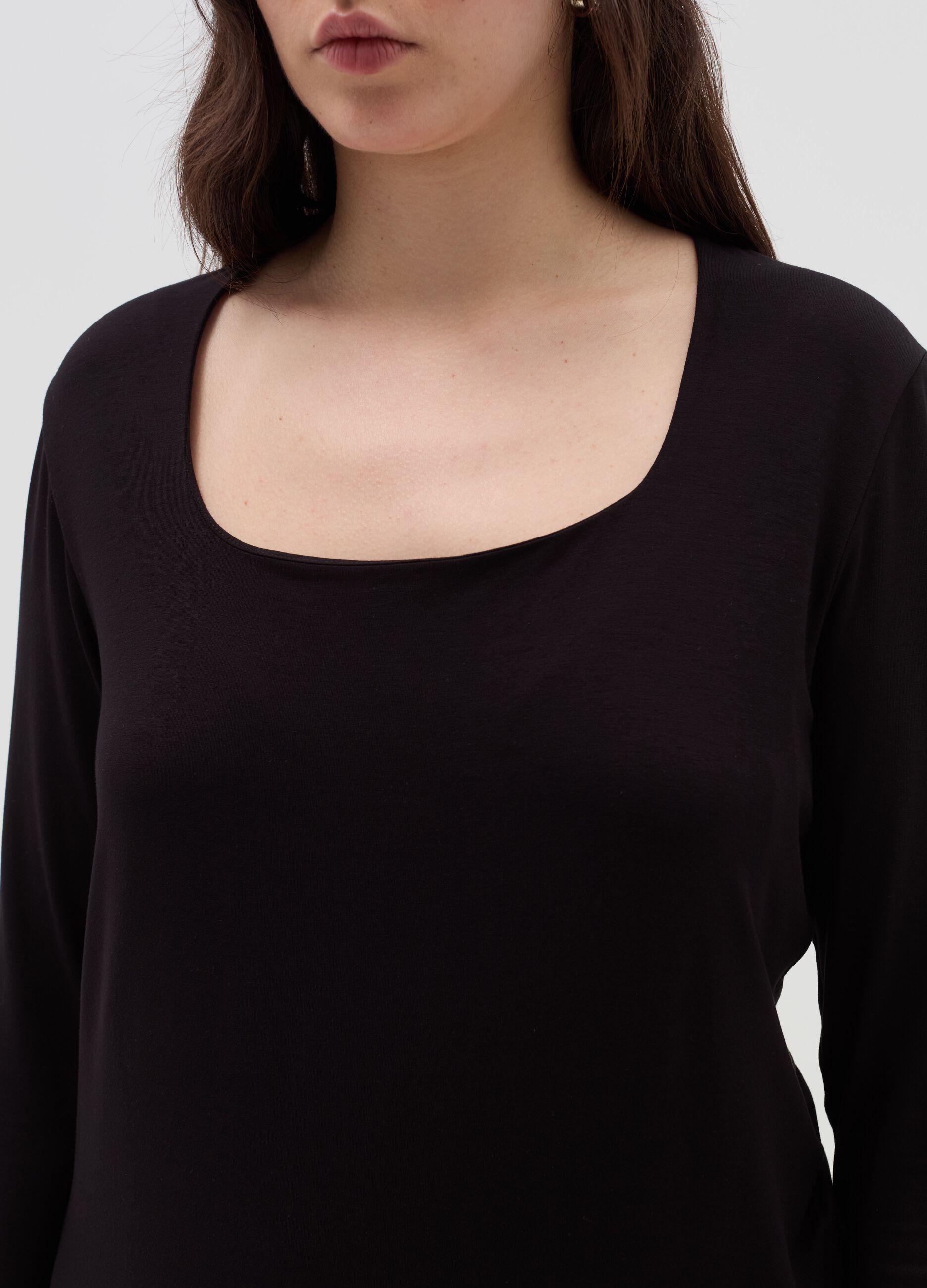 Curvy T-shirt with long sleeves