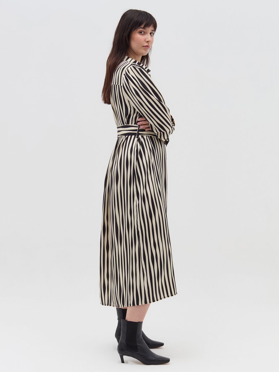 Curvy long shirt dress with stripes_1