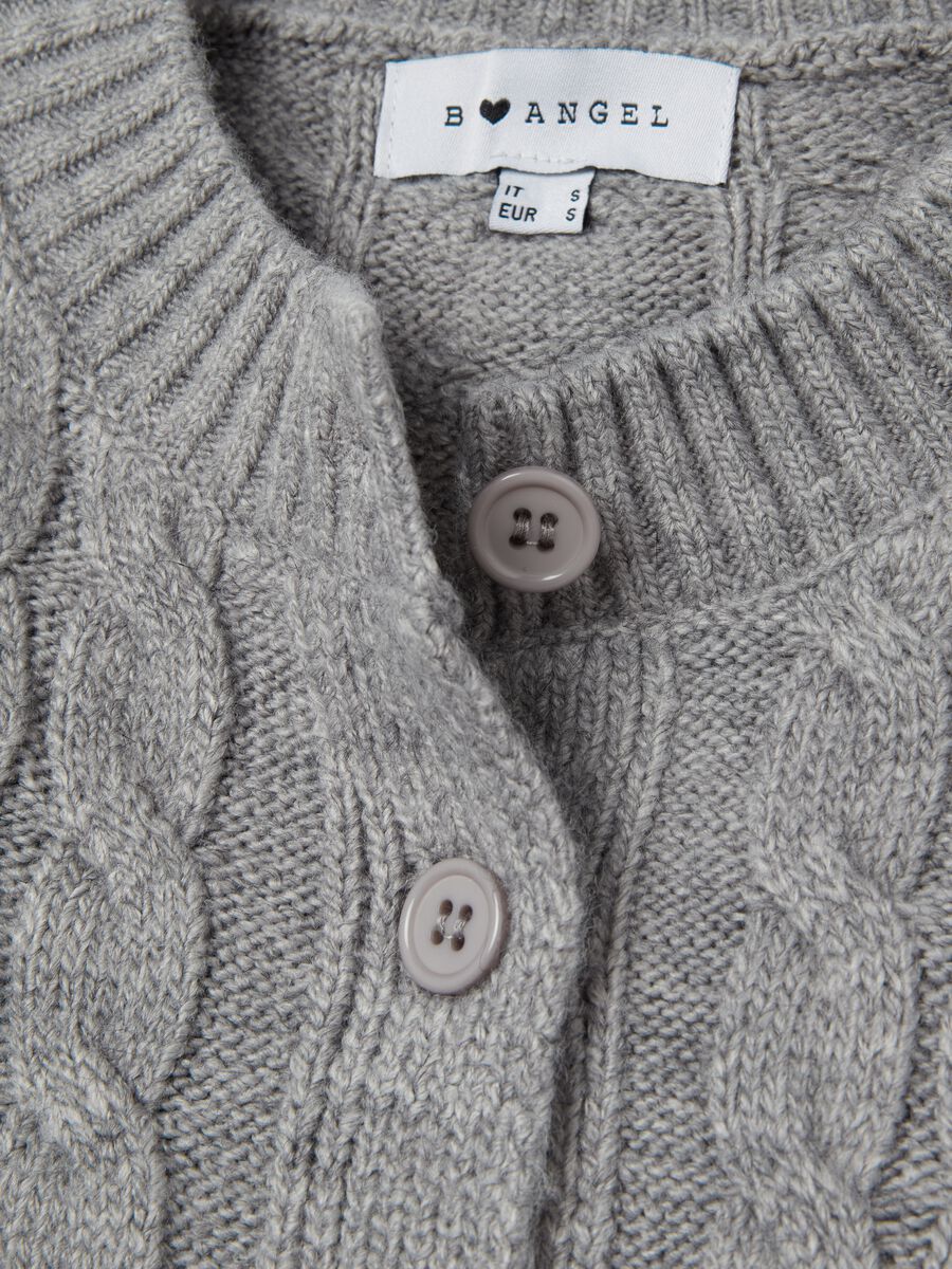 Cardigan crop con lavorazione a trecce_1