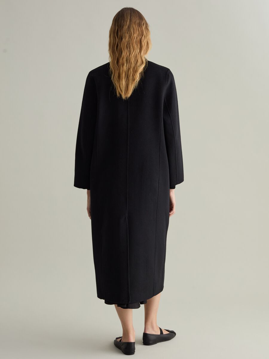 Contemporary long double-breasted coat_3