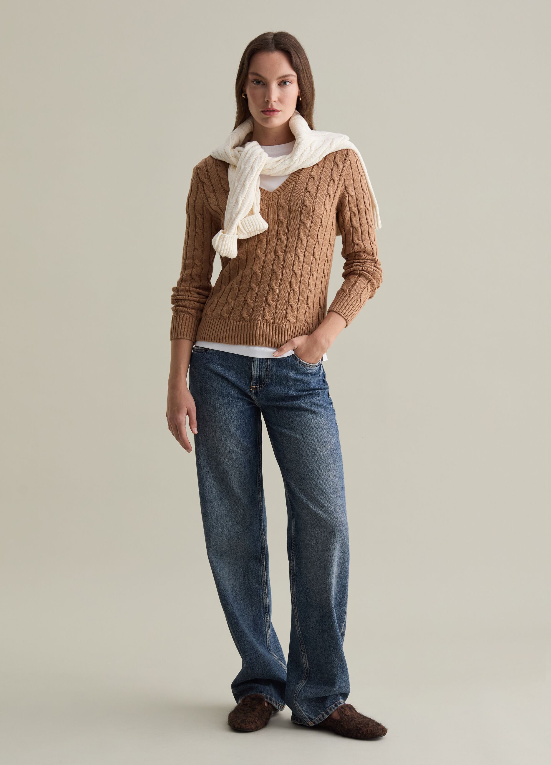 Cable-knit pullover with V neck