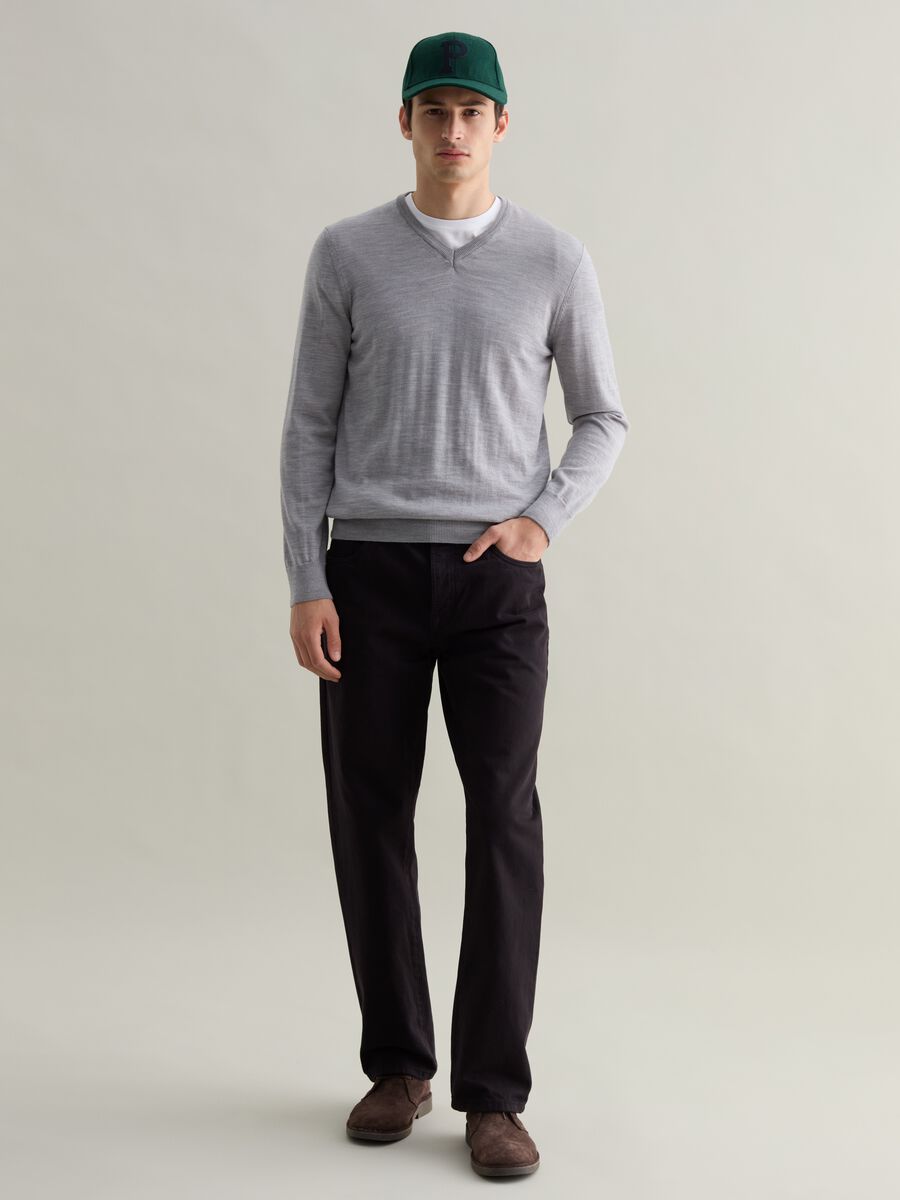 Merino wool pullover with V neck_0