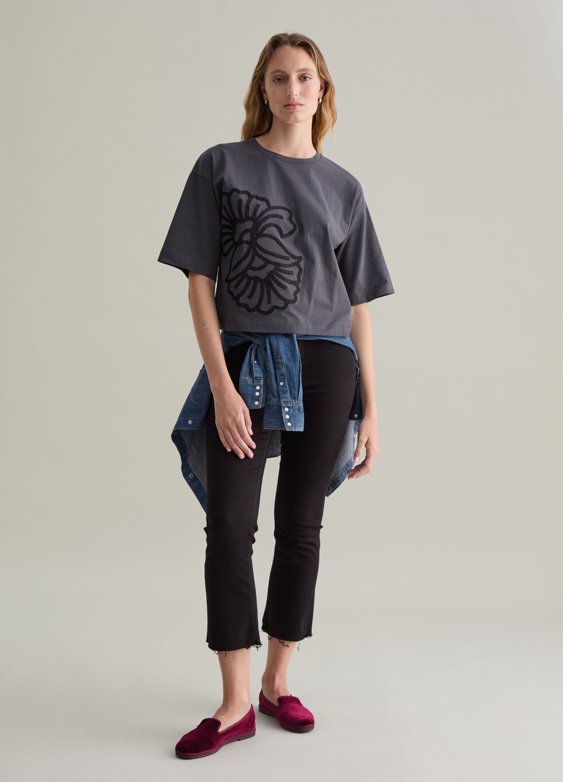 Oversized T-shirt with floral embroidery