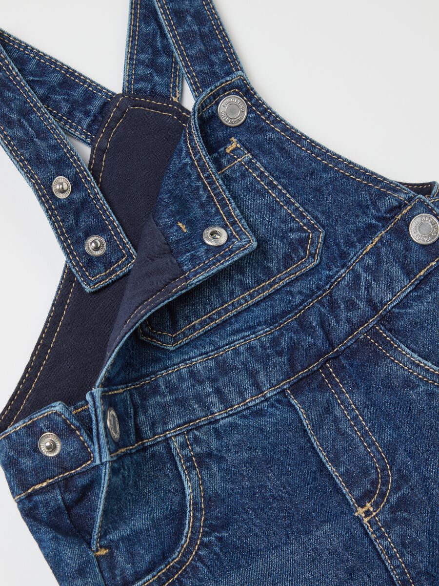 Denim dungarees with pockets_2