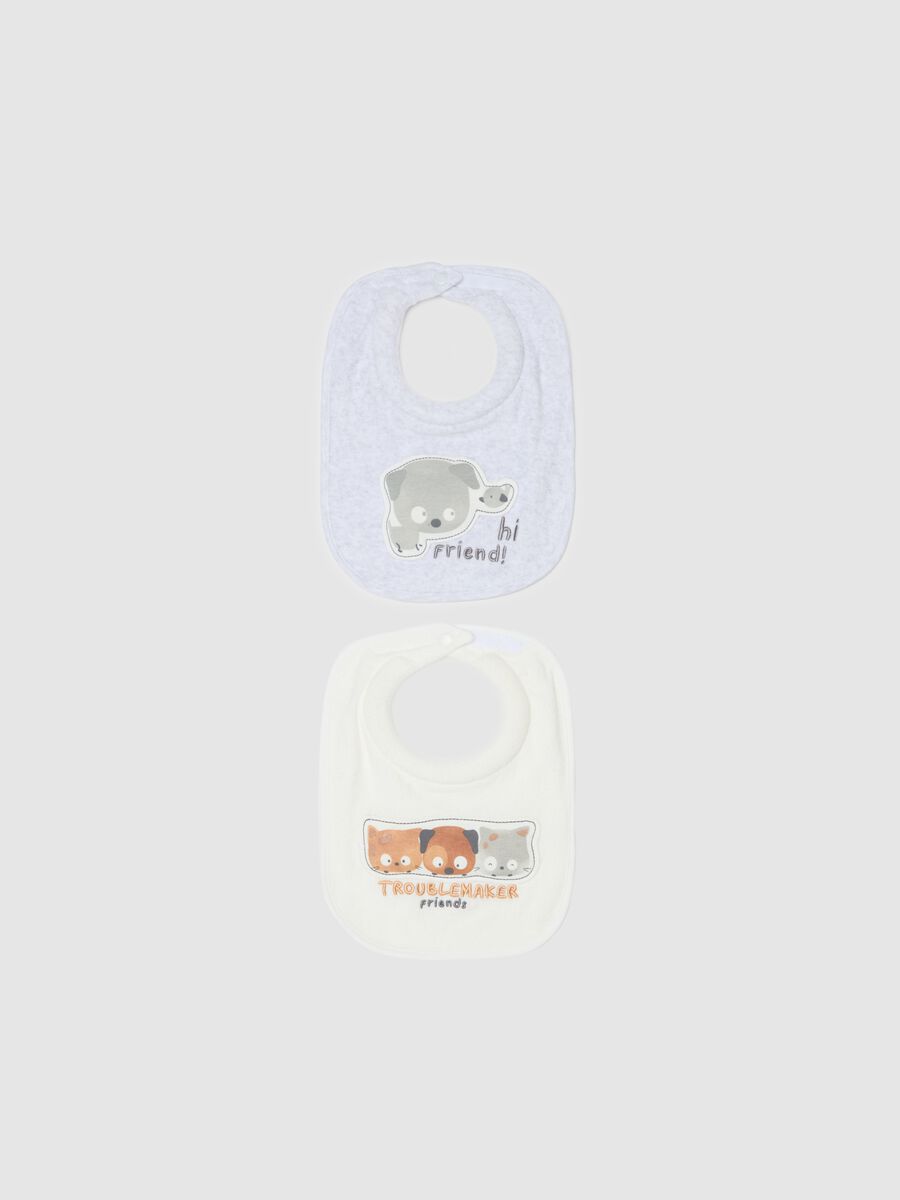 Two-pack bibs with animals embroidery_0