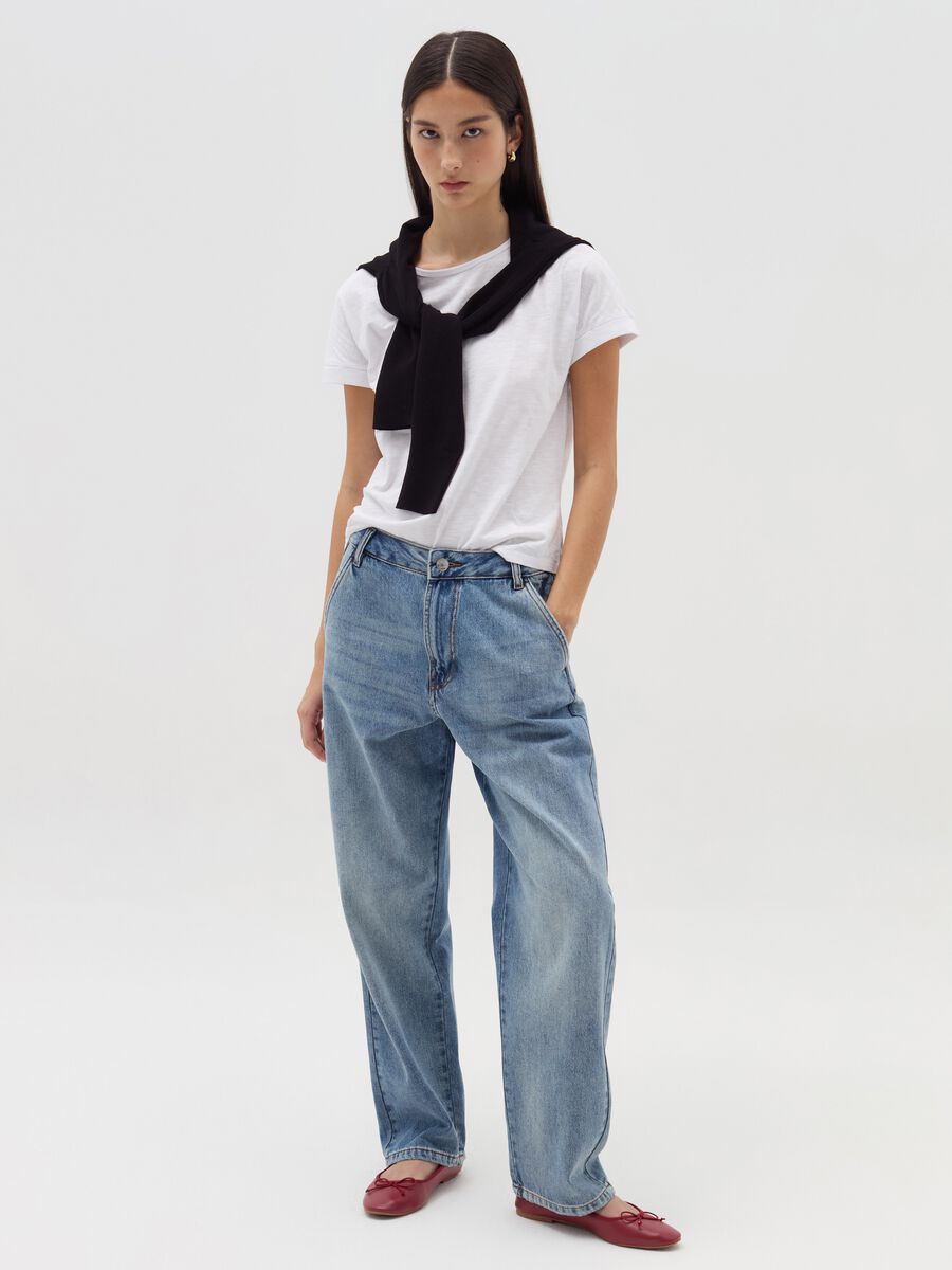 Slouchy-fit jeans with fading_0