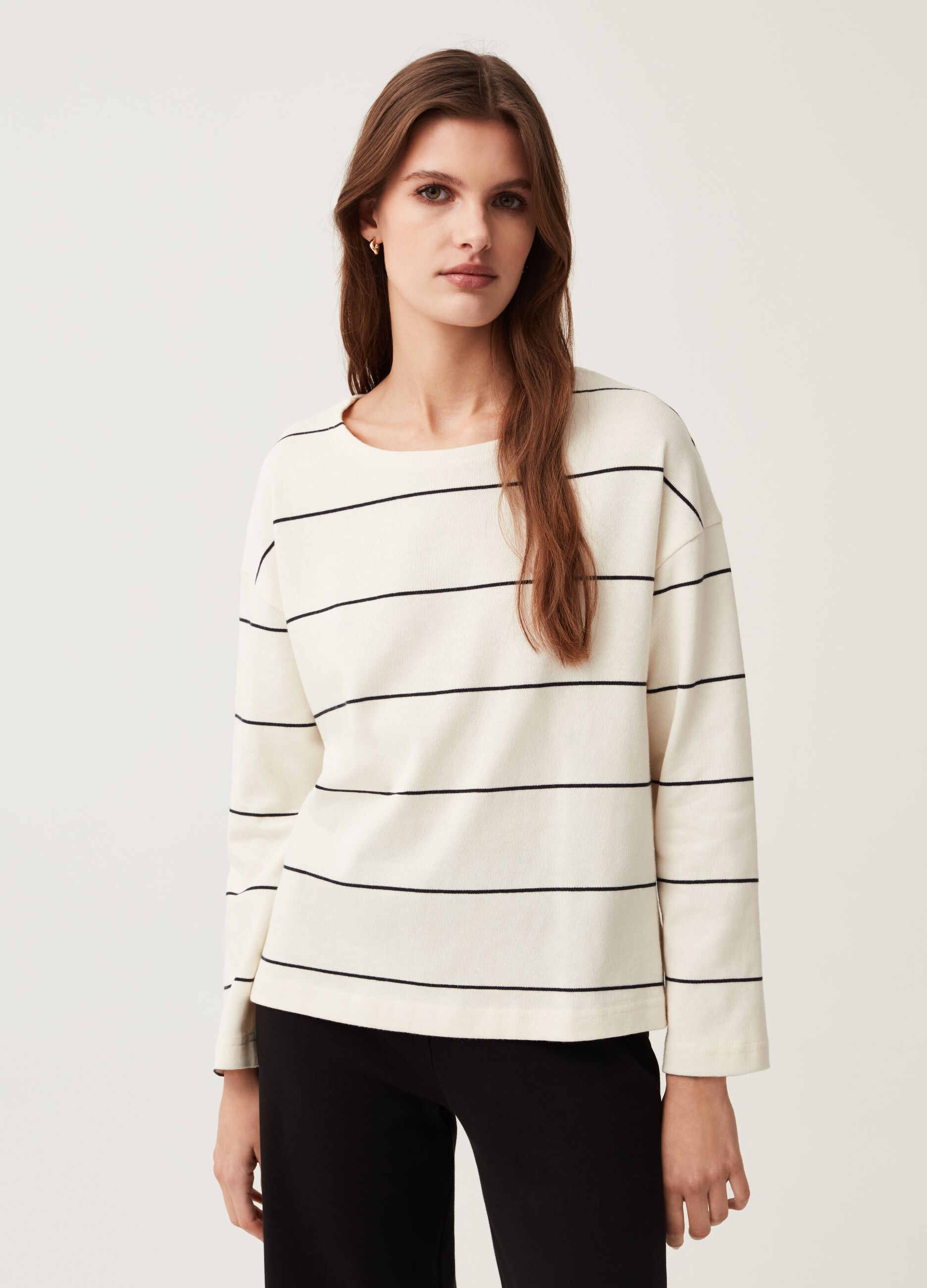 Long-sleeved T-shirt with fine stripes
