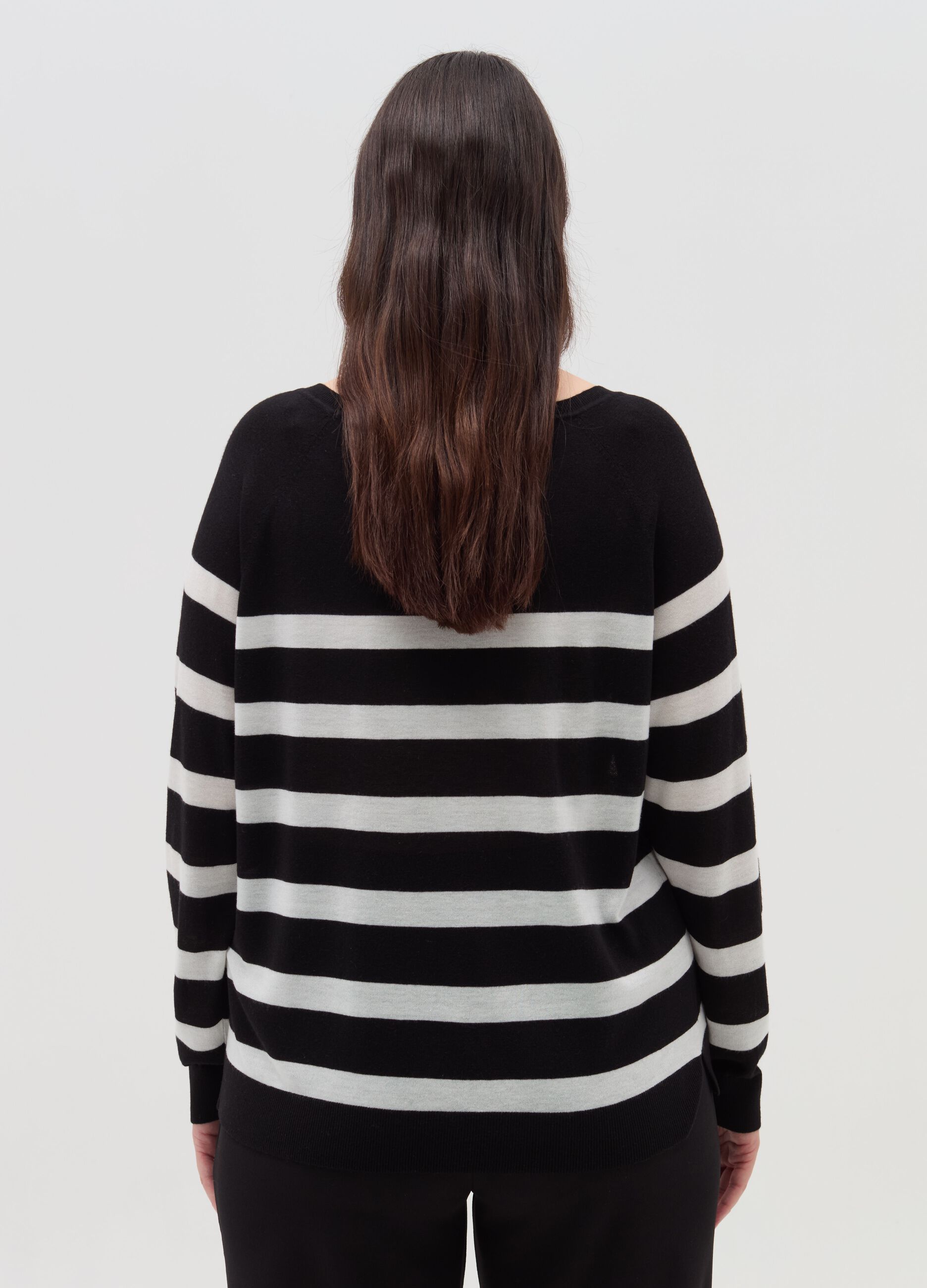 Curvy striped top with raglan sleeves