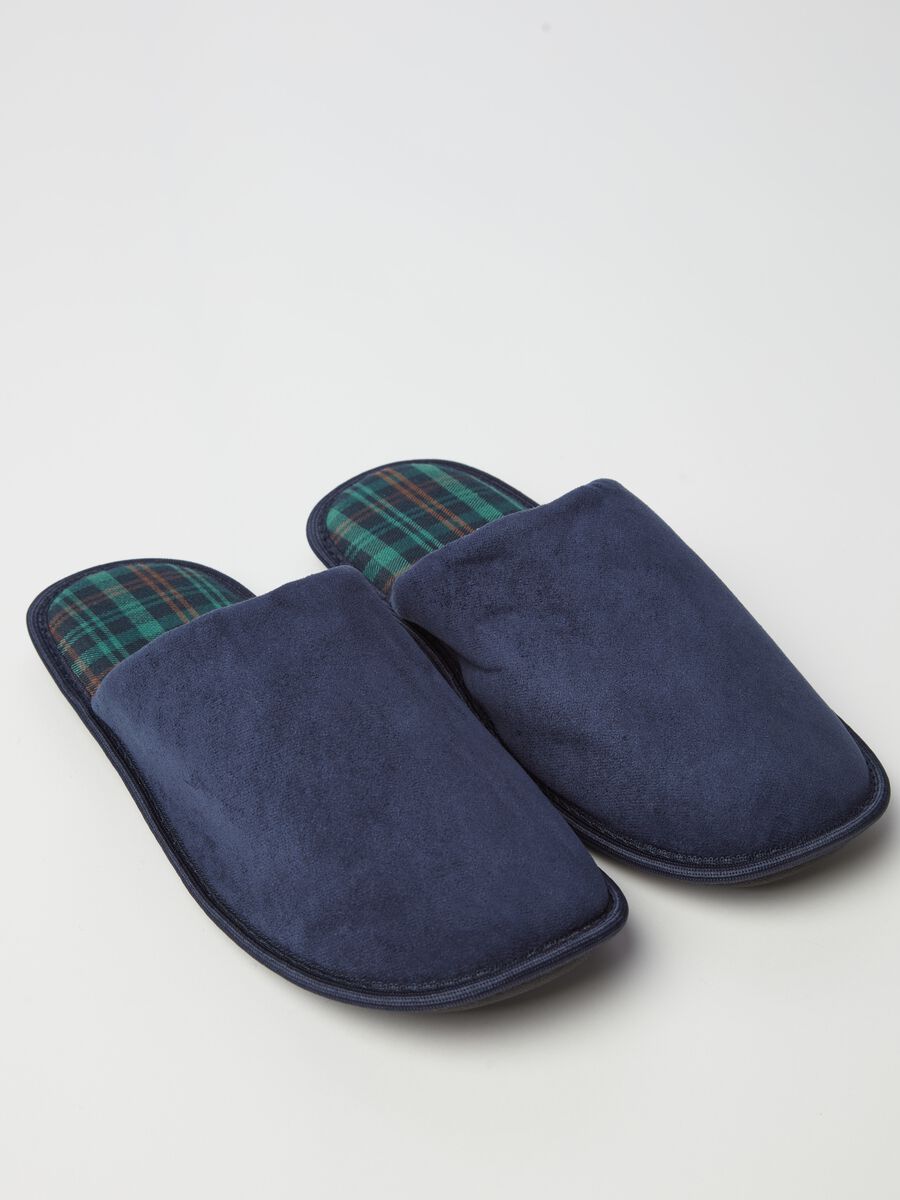 Velour slippers with tartan lining_2