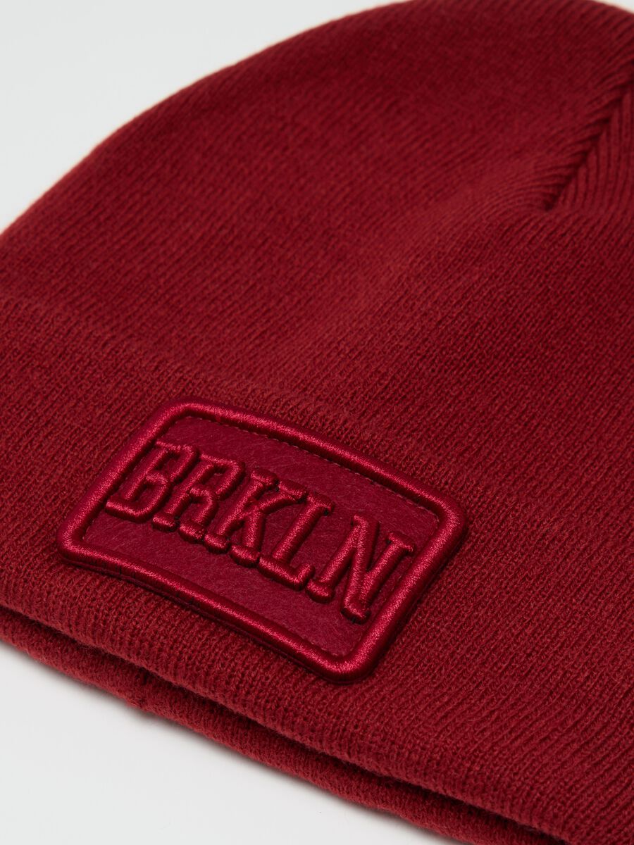 Knitted hat with "BRKLN" patch_1