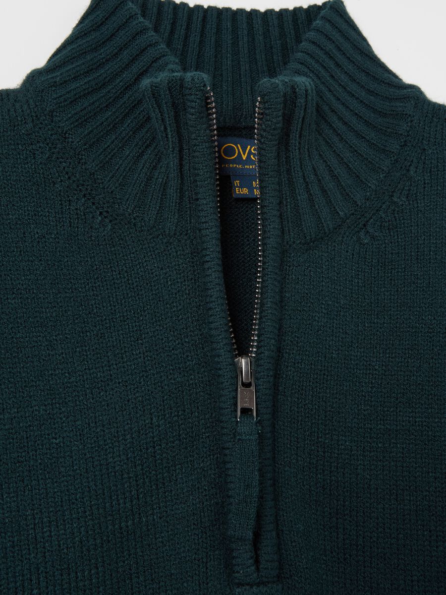 Pullover with high neck and half zip_5