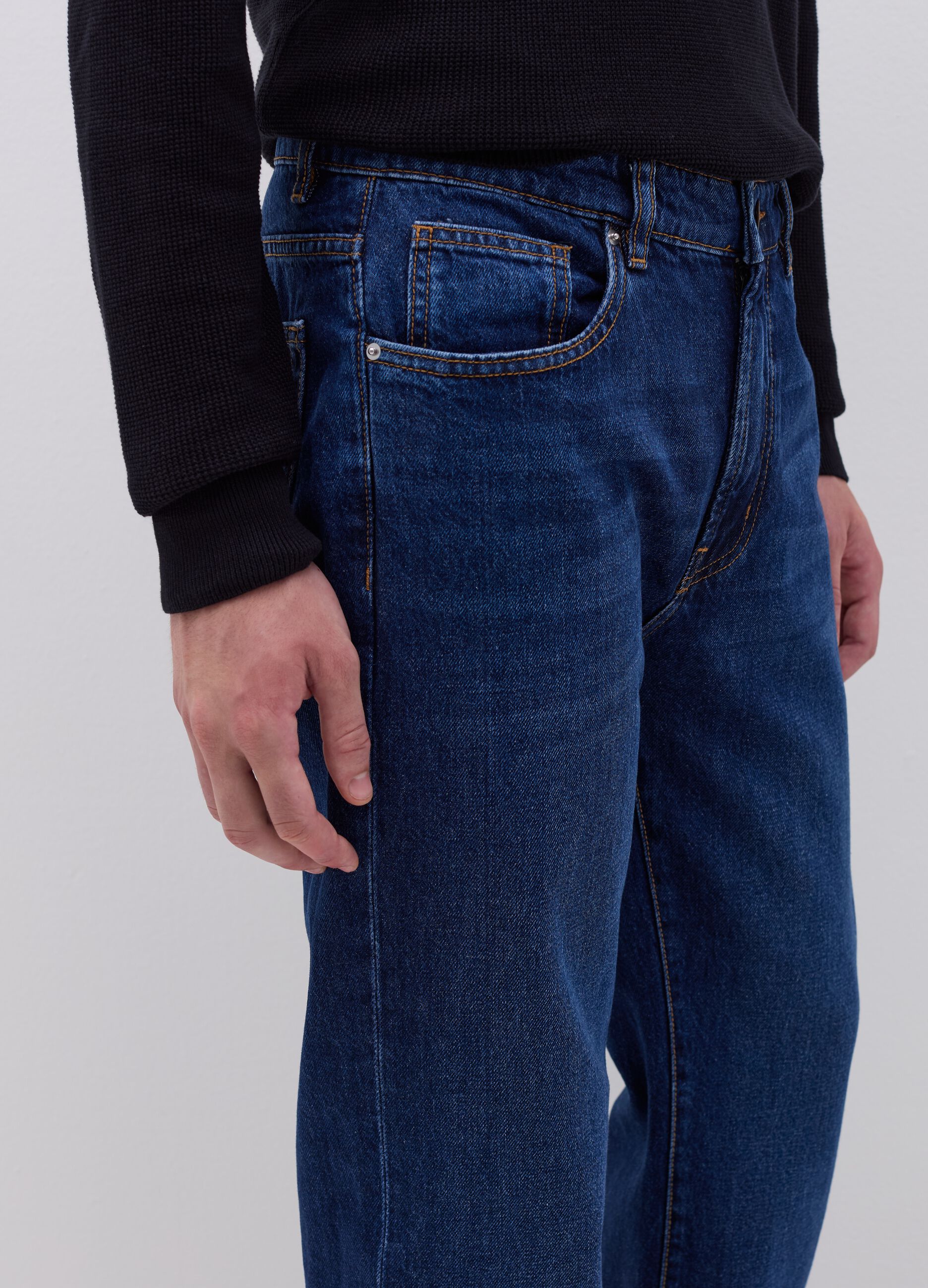 Five-pocket,straight-fit jeans