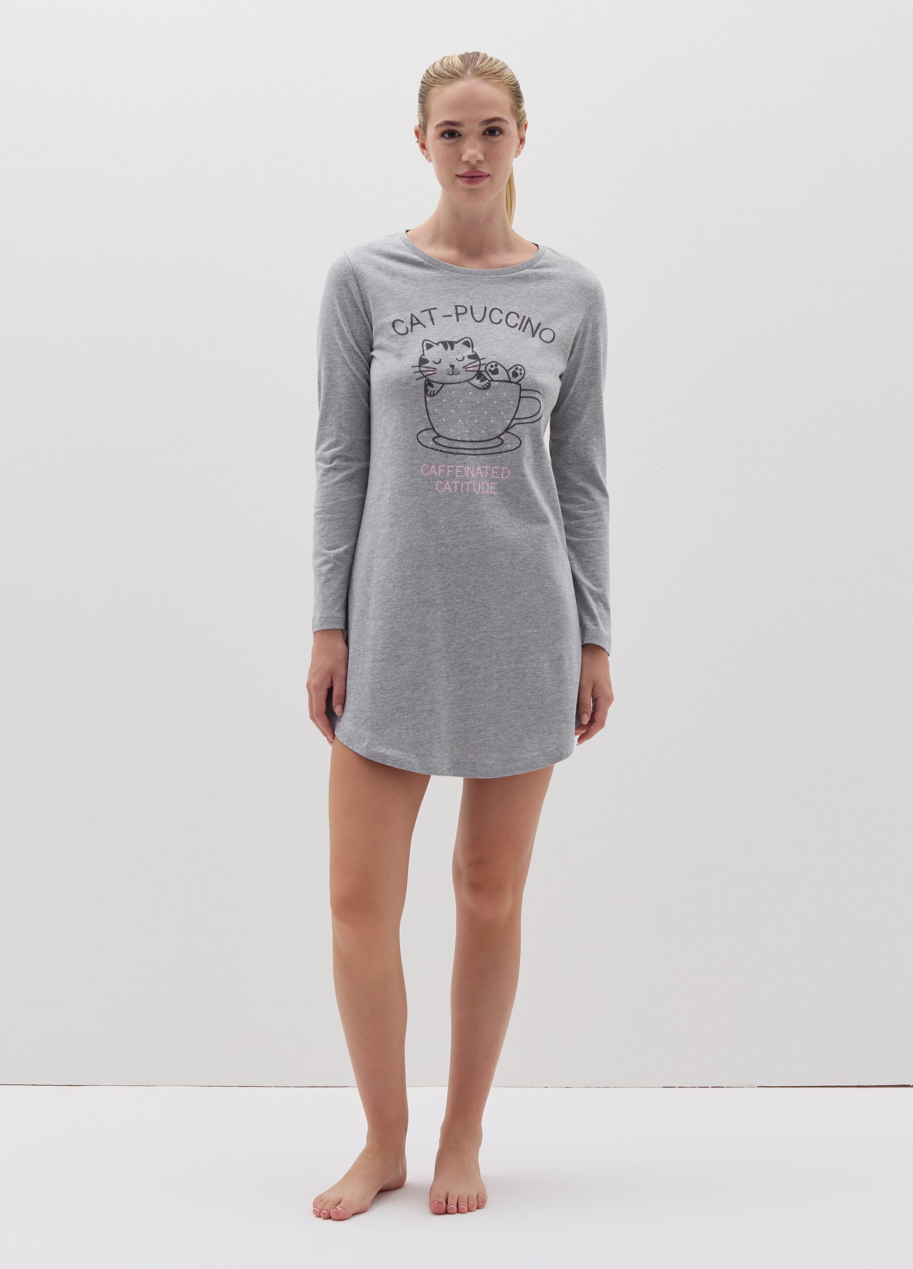 Nightdress with kitten print