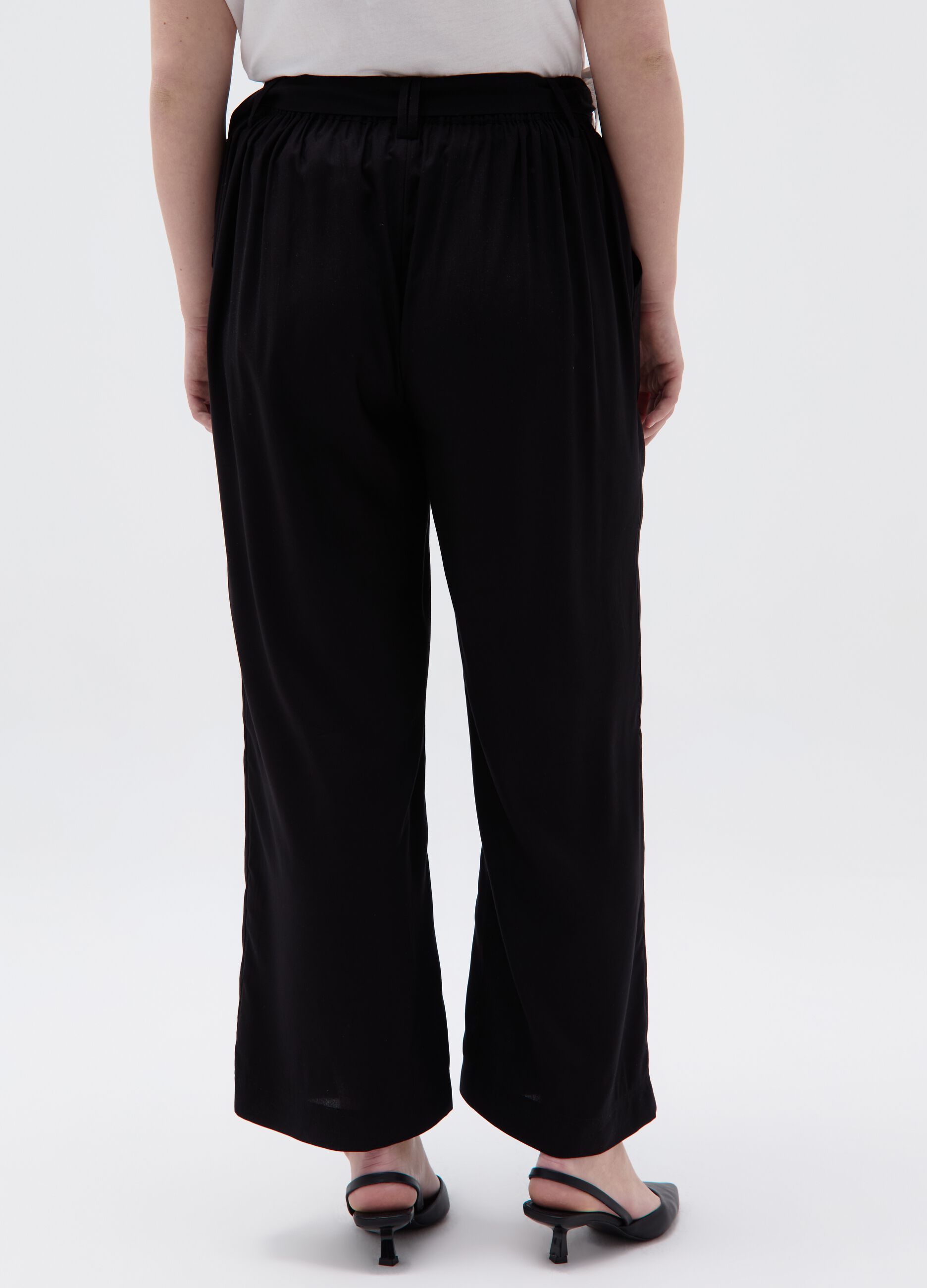 Curvy wide-leg trousers with belt