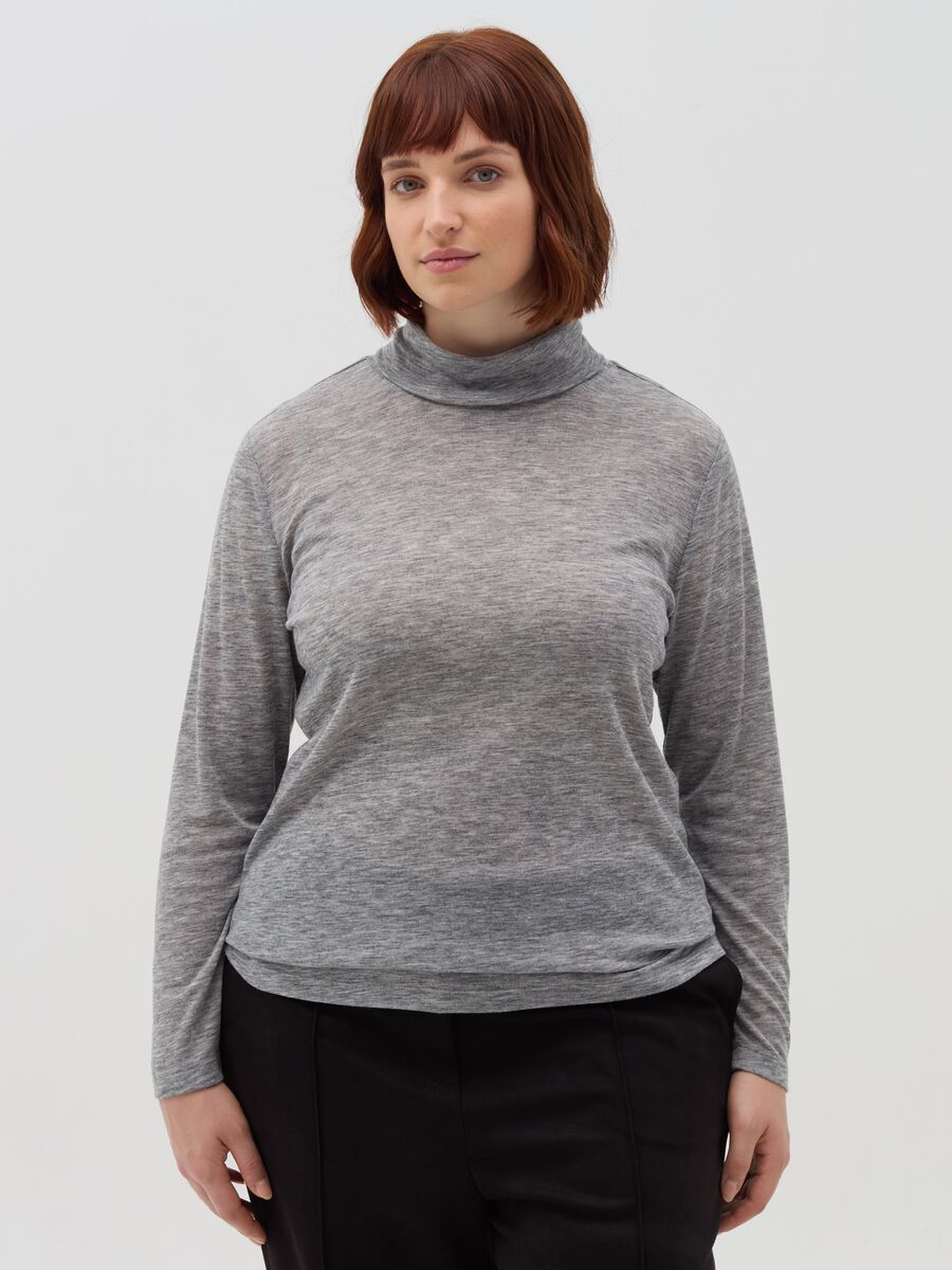 Curvy top with long sleeves and high neck_1