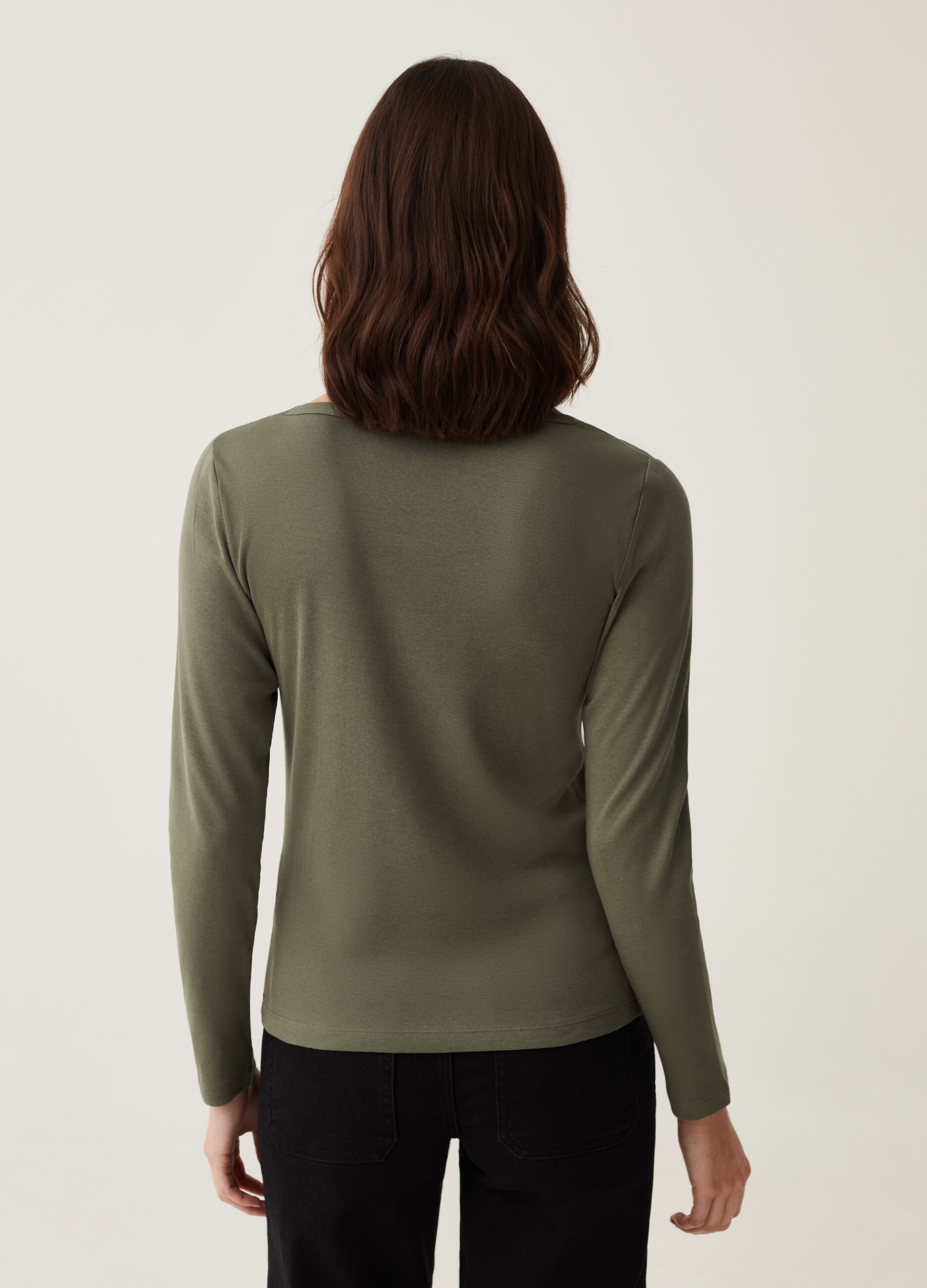 Long-sleeved T-shirt with square neck