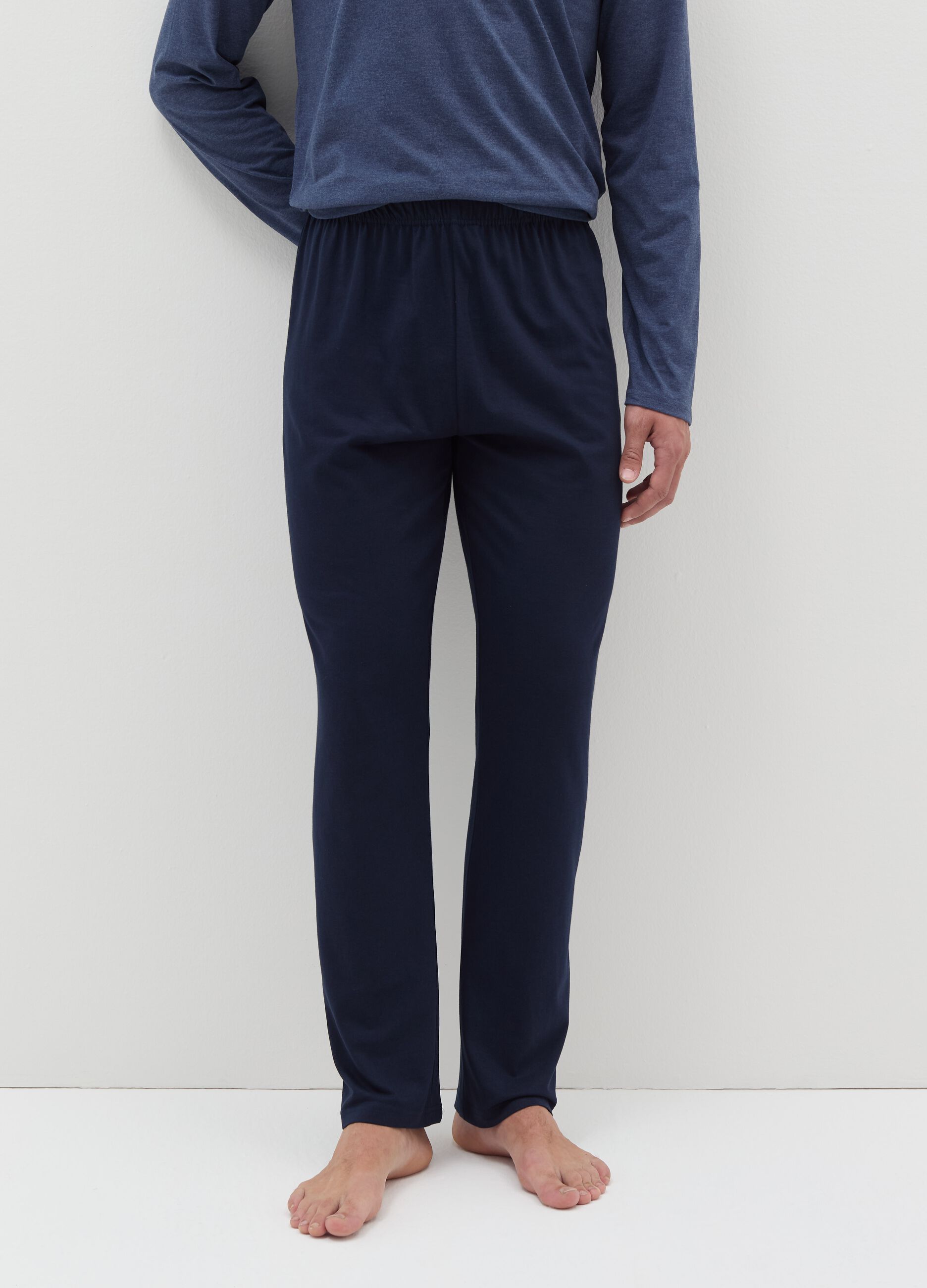 Full-length pyjamas with round neckline top