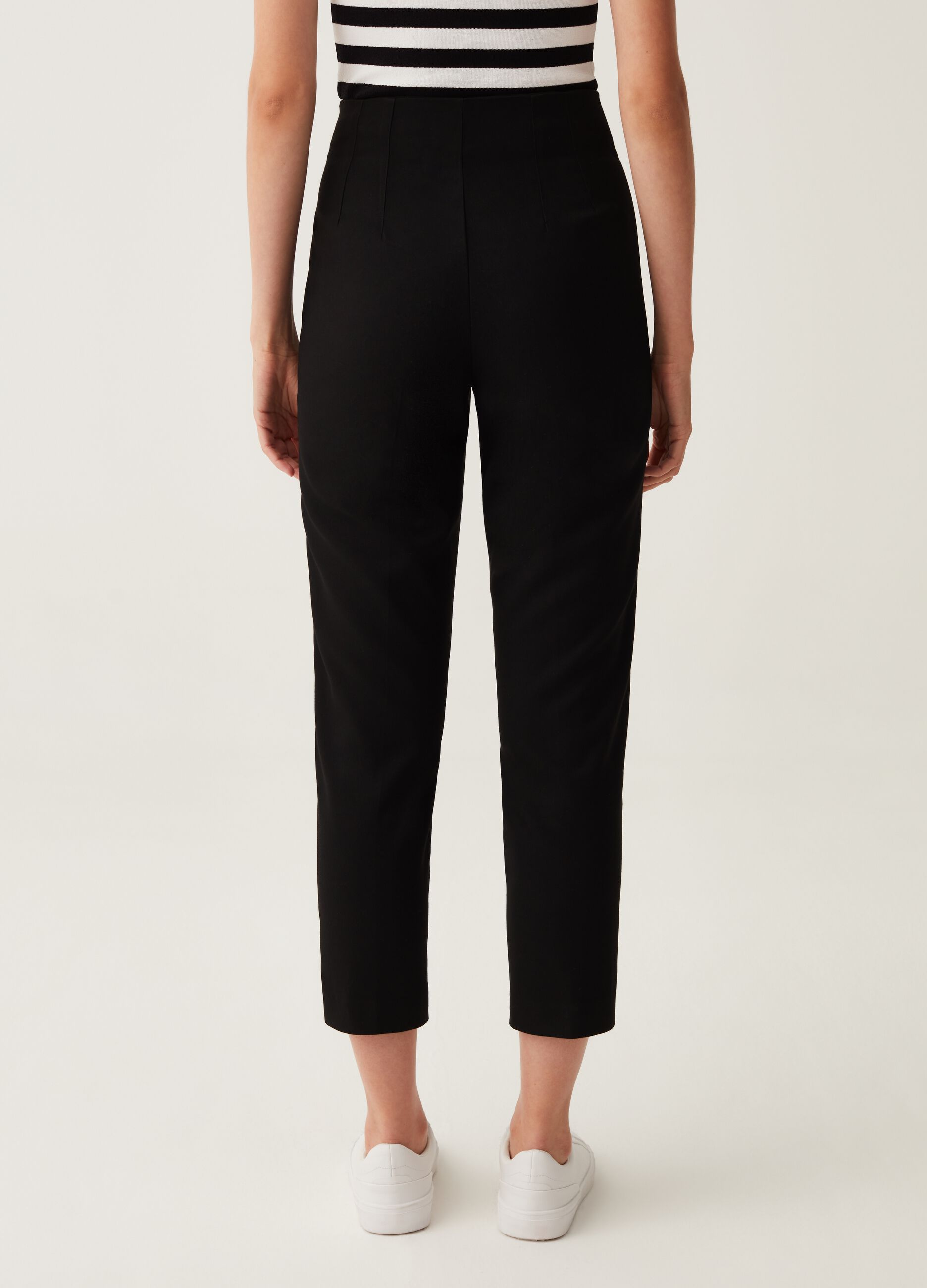 Cropped cigarette trousers