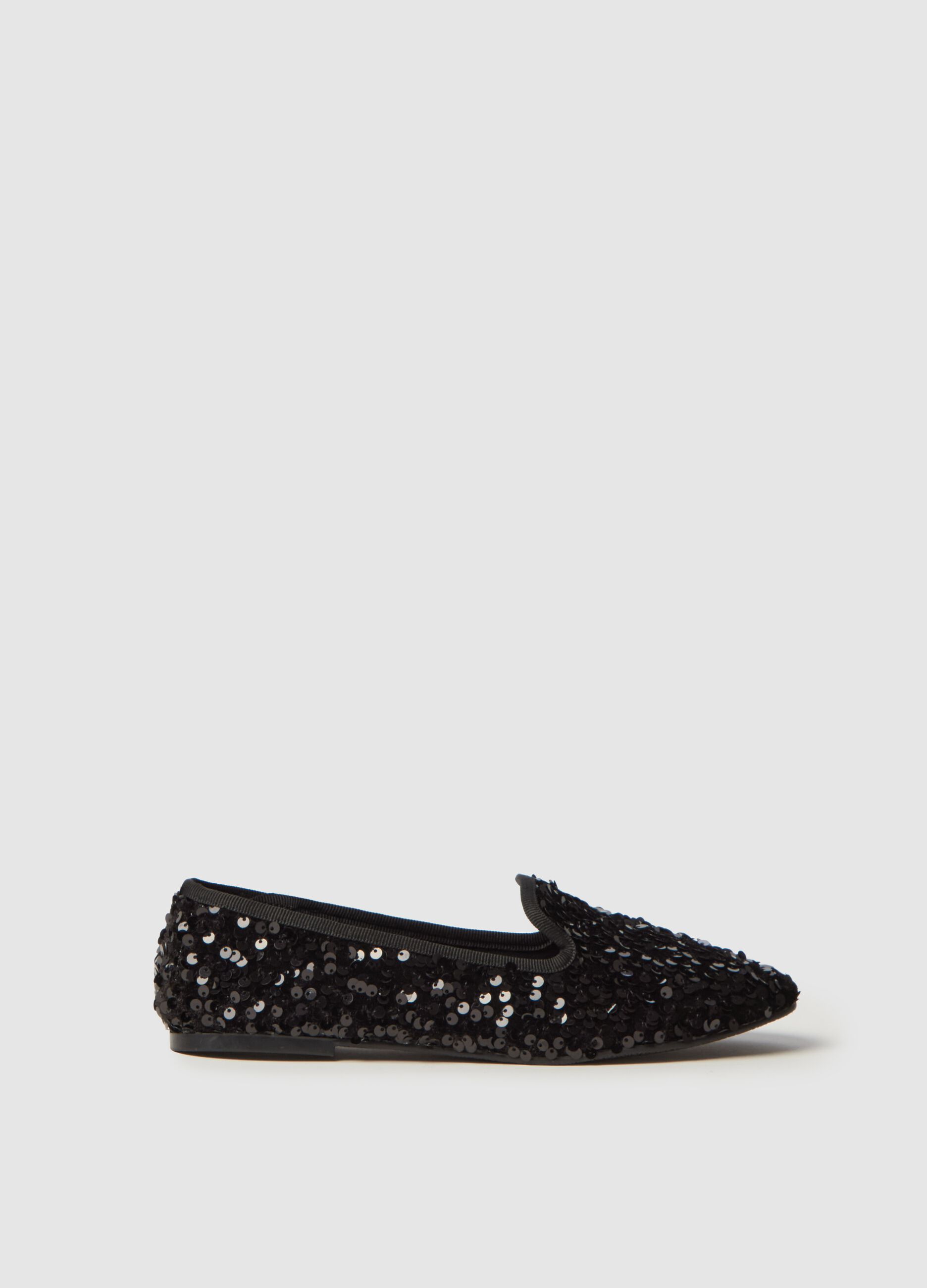 Slipper shoes with sequins