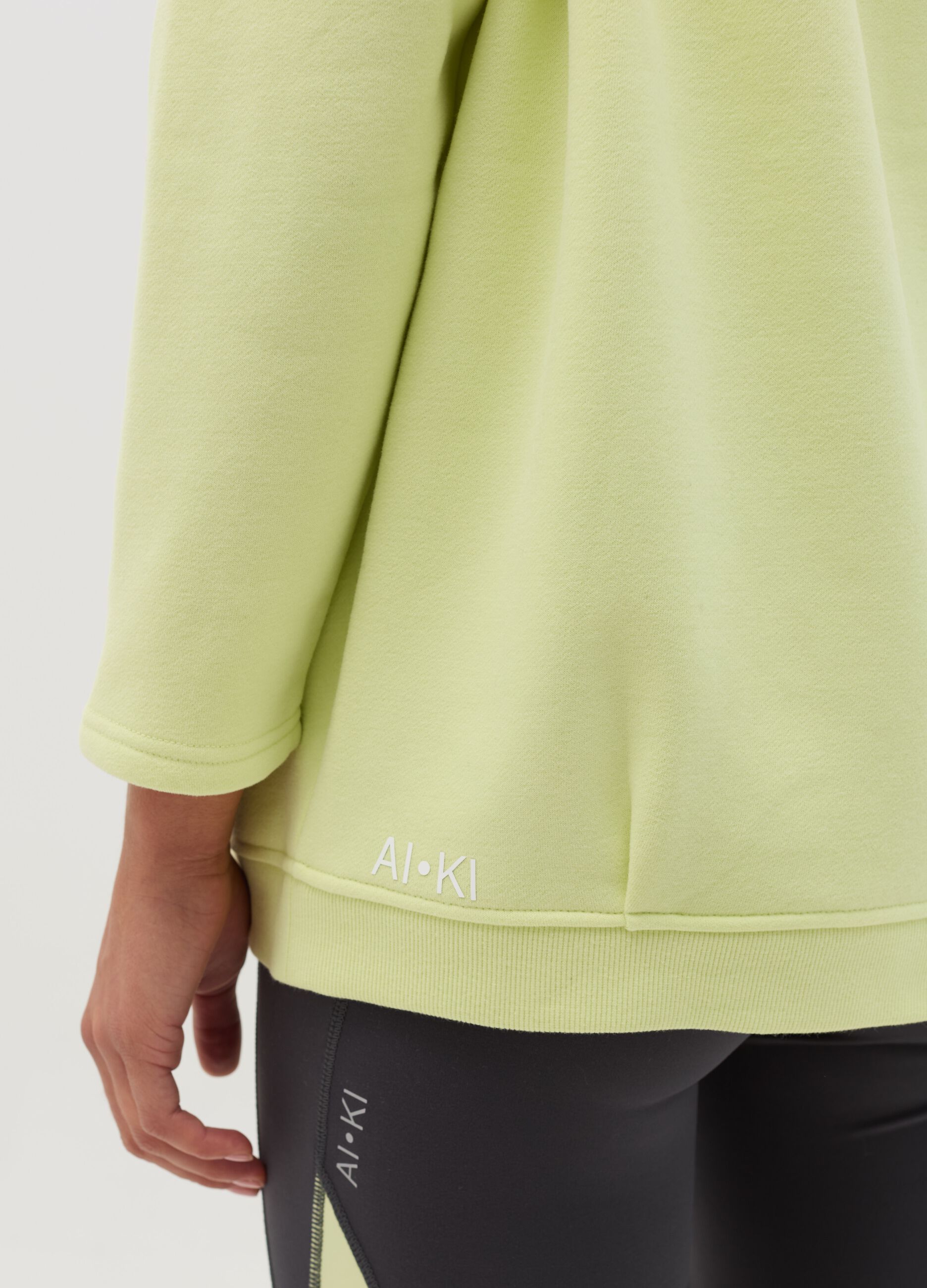 AI•KI sweatshirt with V neck