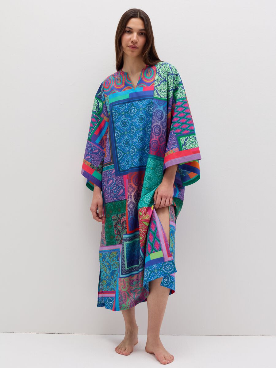 Beach cover-up poncho with ethnic print_0