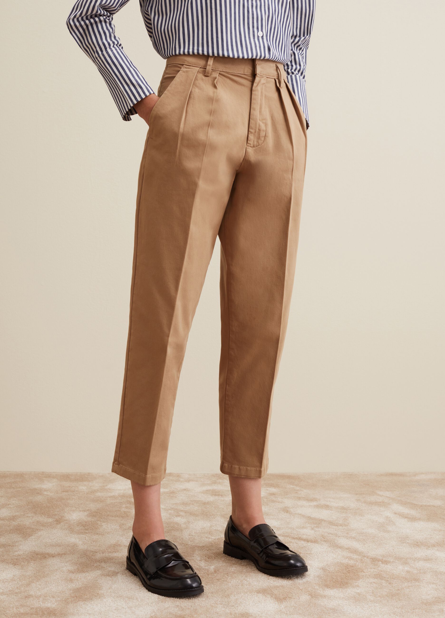 Cropped chino trousers with darts