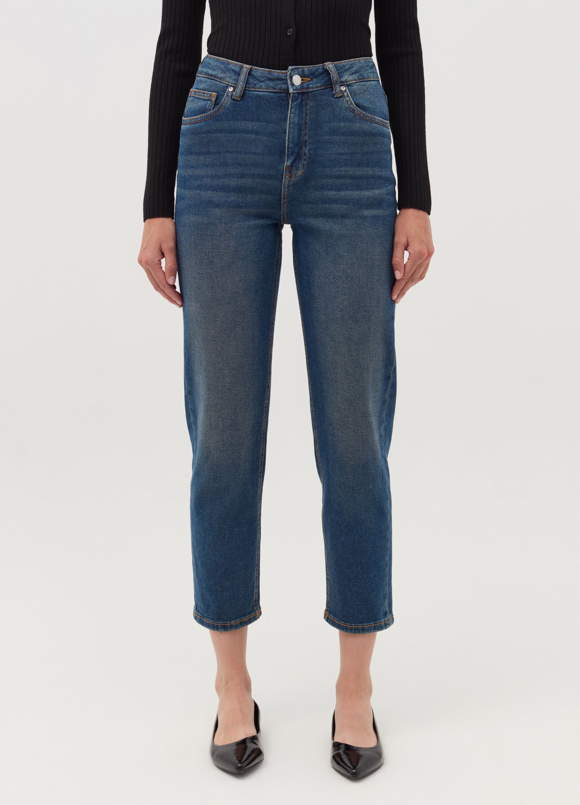 Straight-fit stretch jeans with five pockets