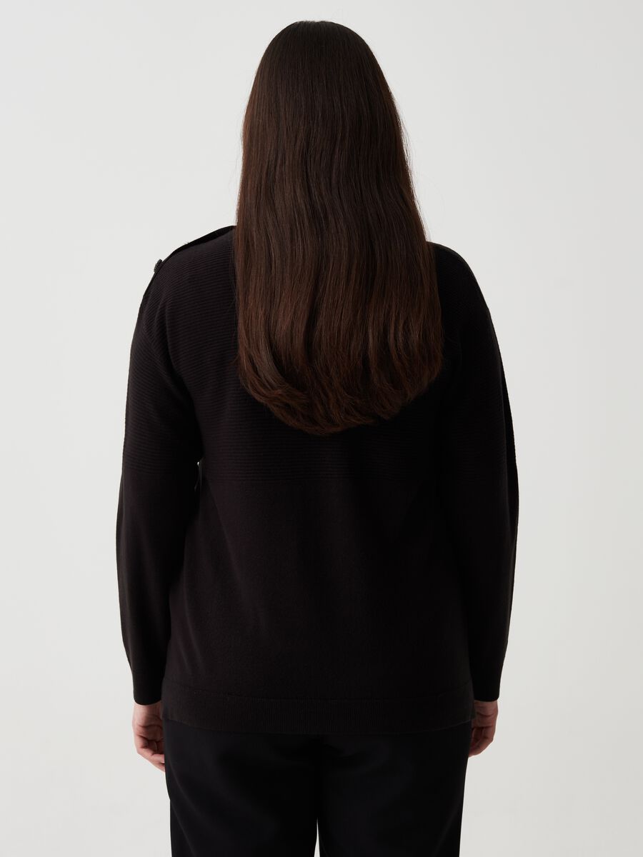 Curvy pullover with jewel button_2