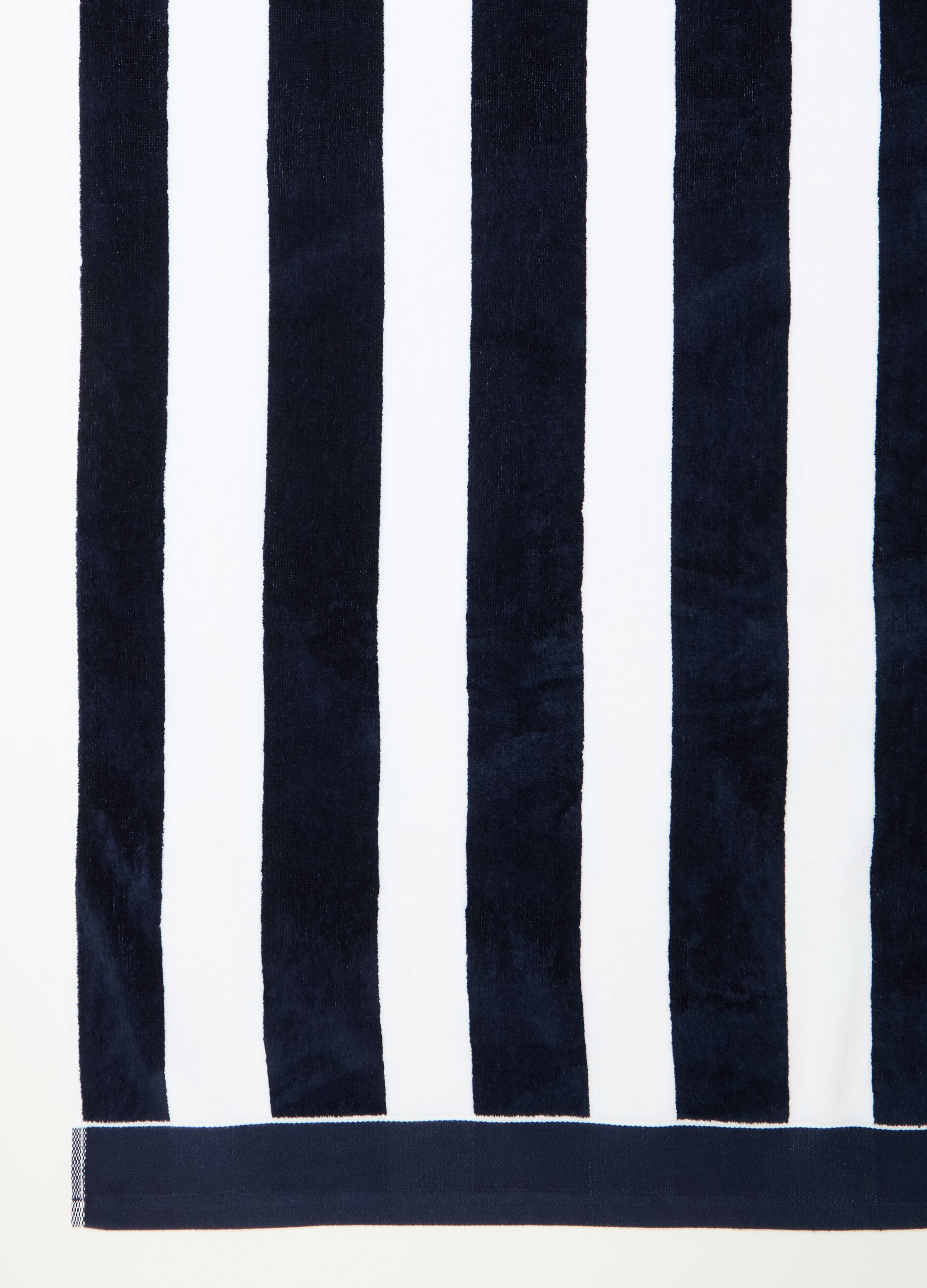 Beach towel in striped terry