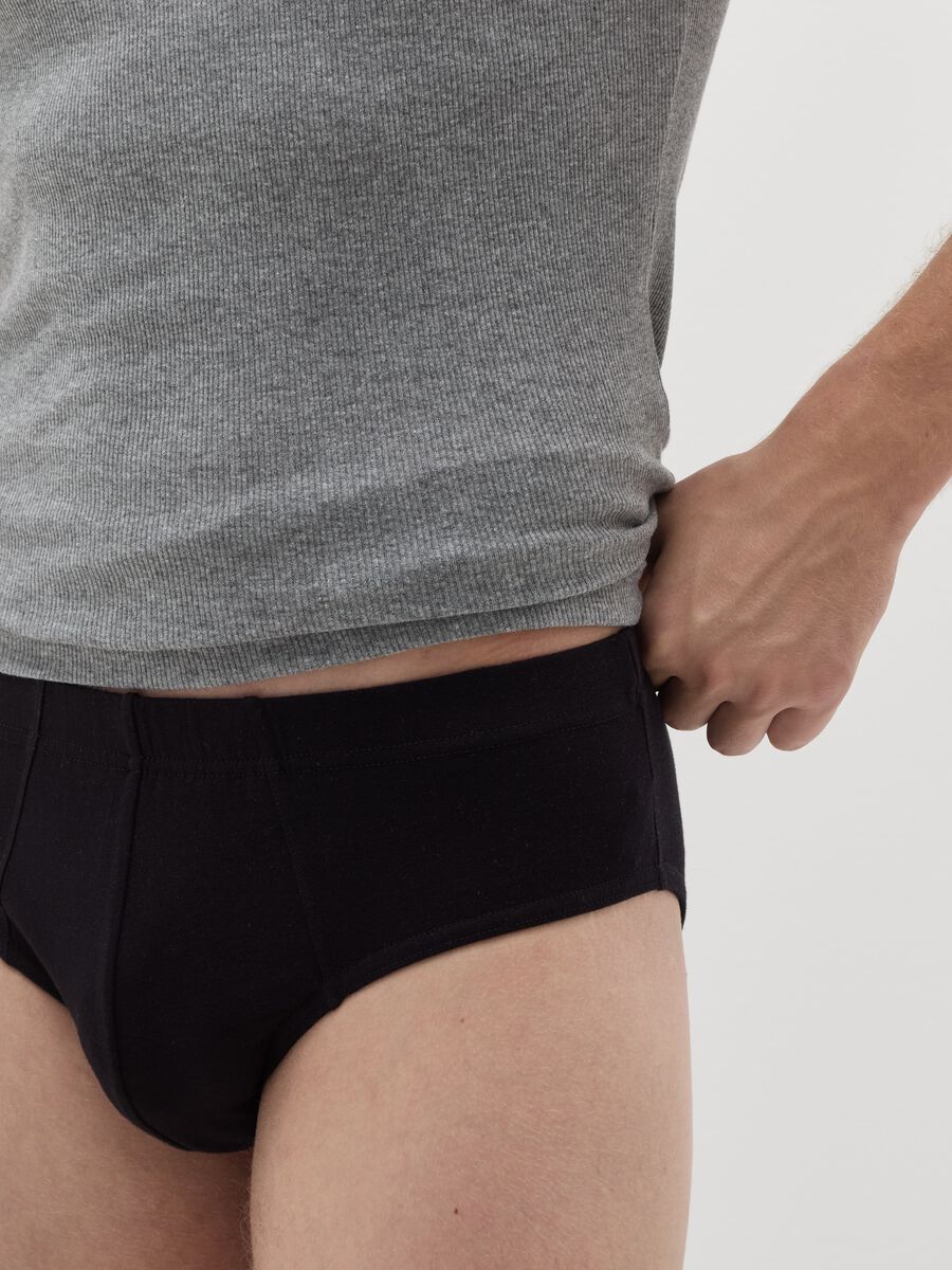 Three-pack briefs in stretch organic cotton_3