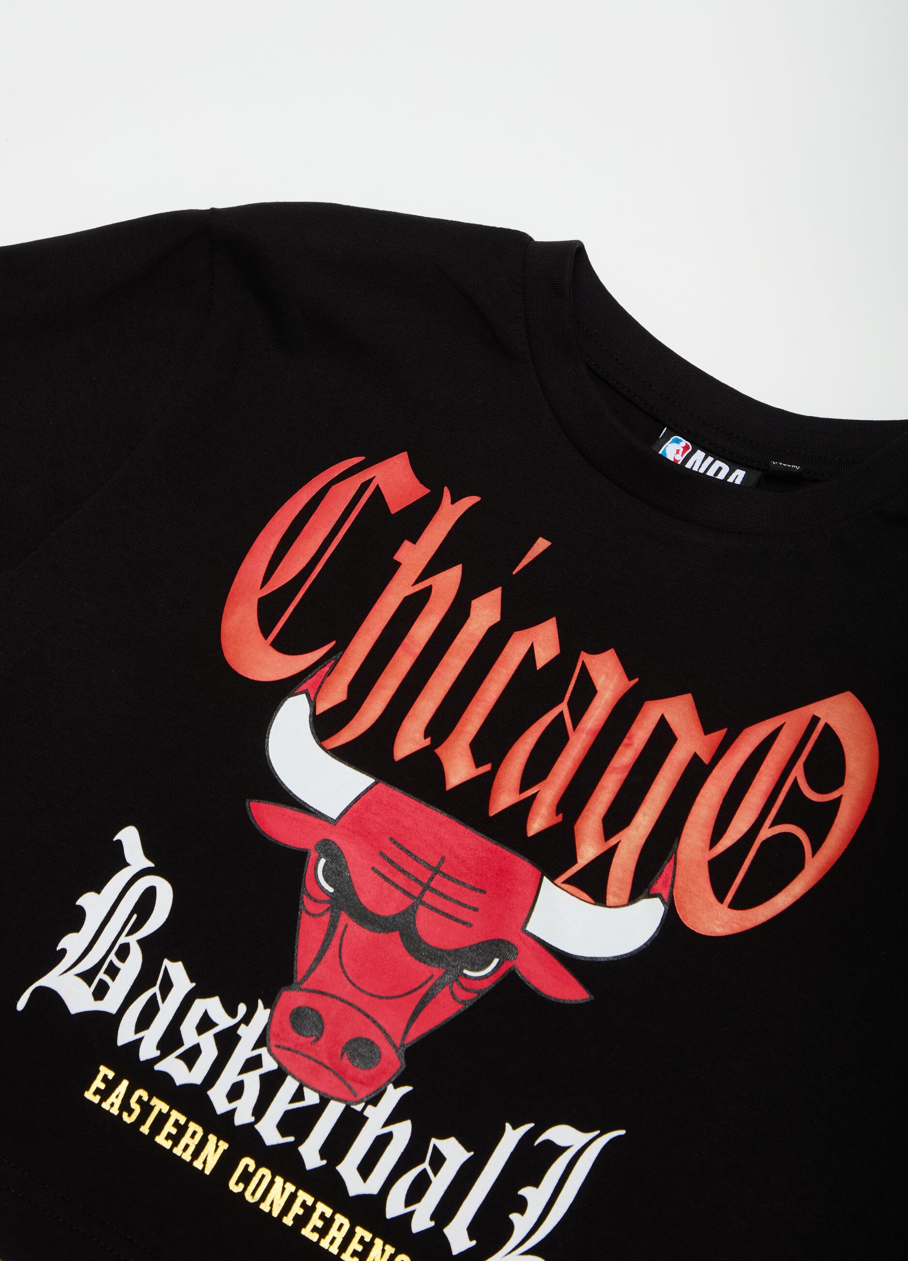 Crop T-shirt with NBA Chicago Bulls print