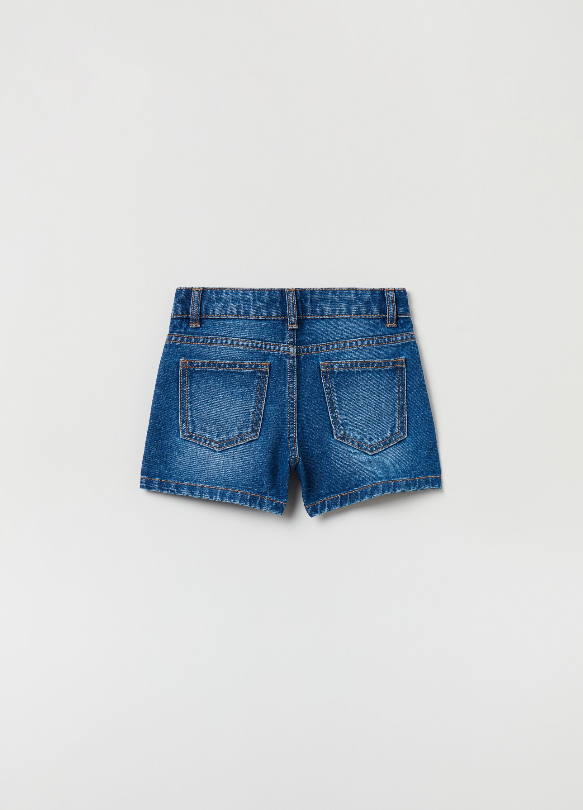 Denim shorts with five pockets