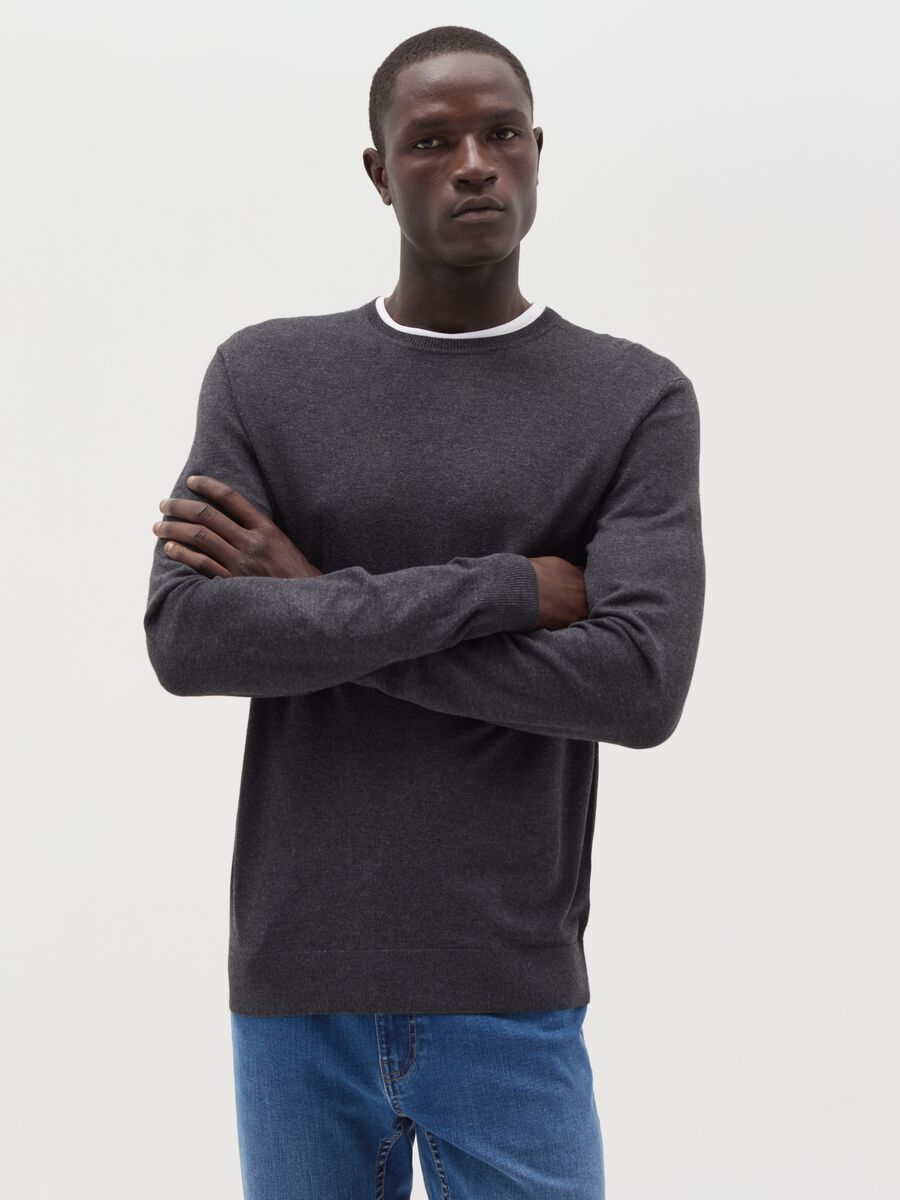 Round neck pullover_1