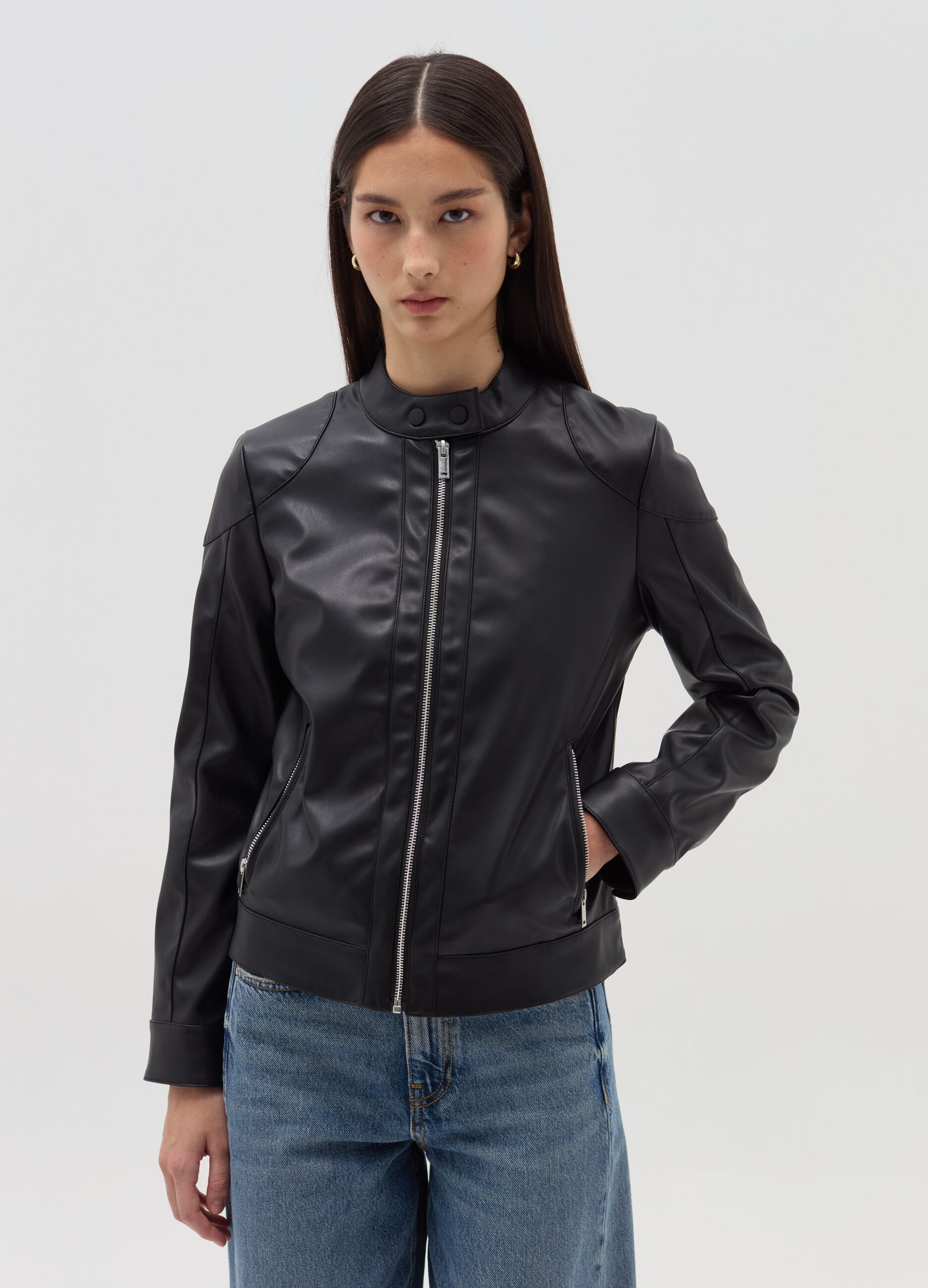 Full-zip biker jacket with buttons on the neck