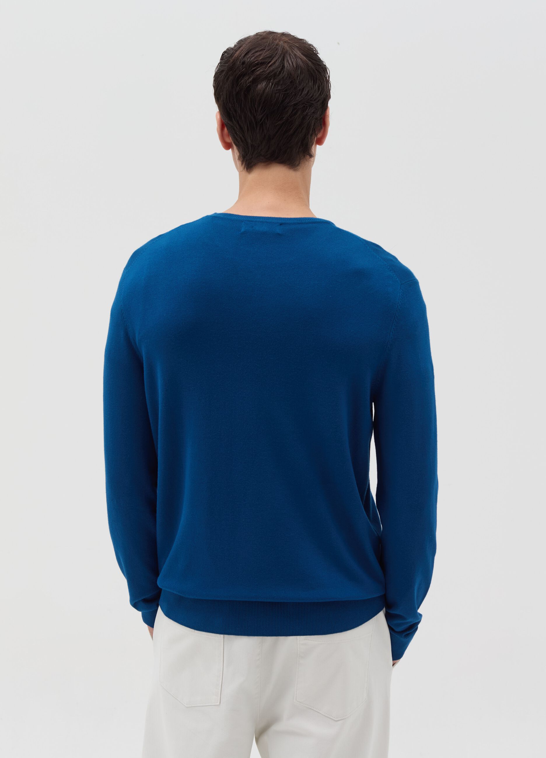 Round neck pullover