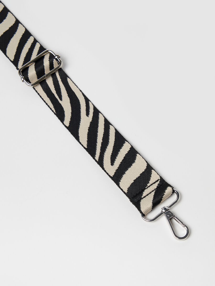 Adjustable shoulder strap with animal print design_1