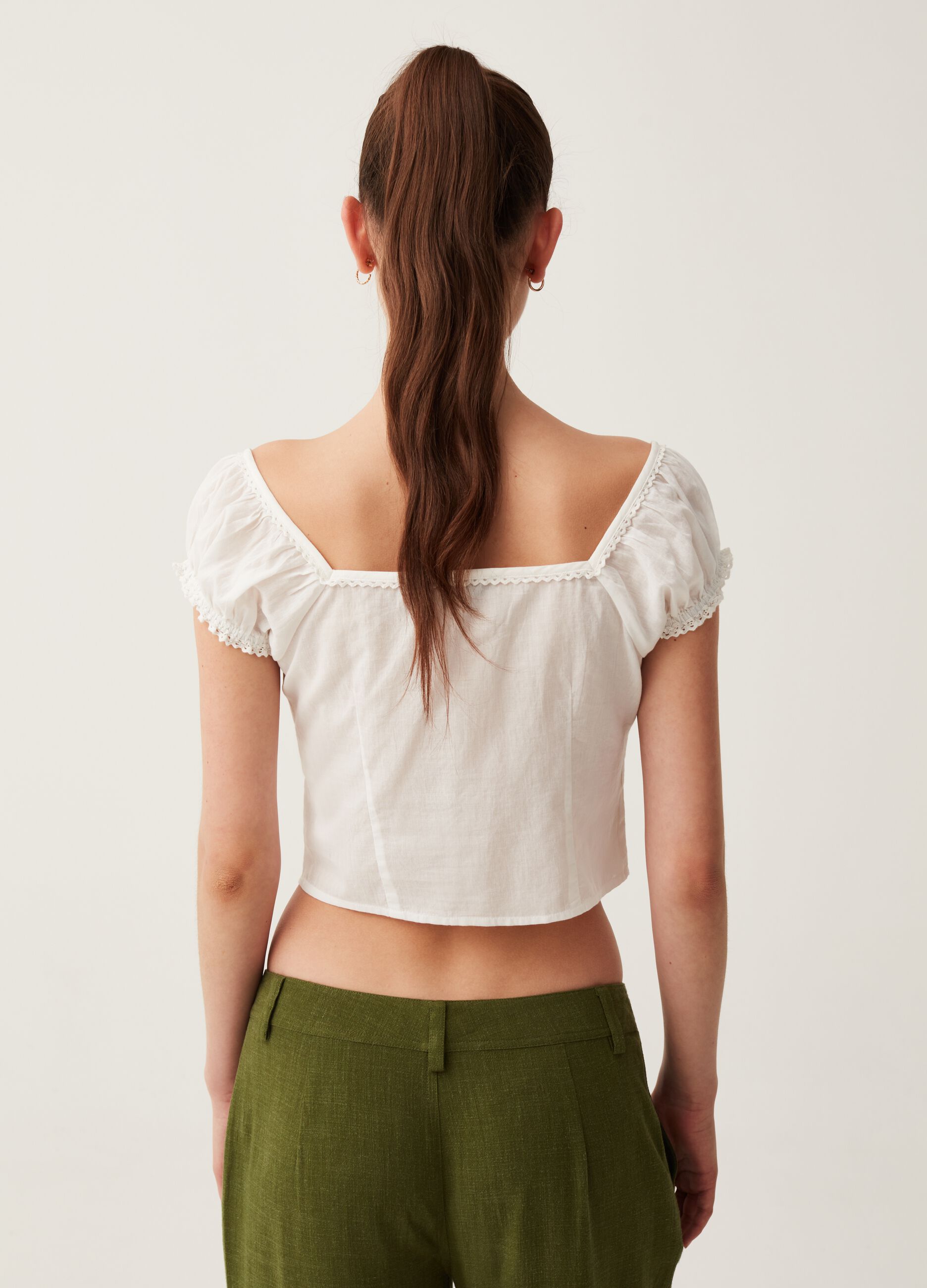 Crop blouse with lace
